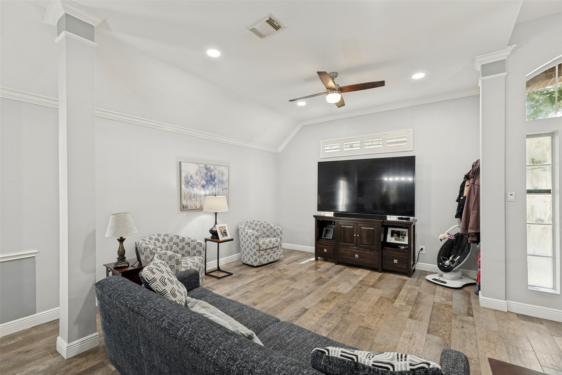 2913 Autumn Creek Drive Property Photo 3