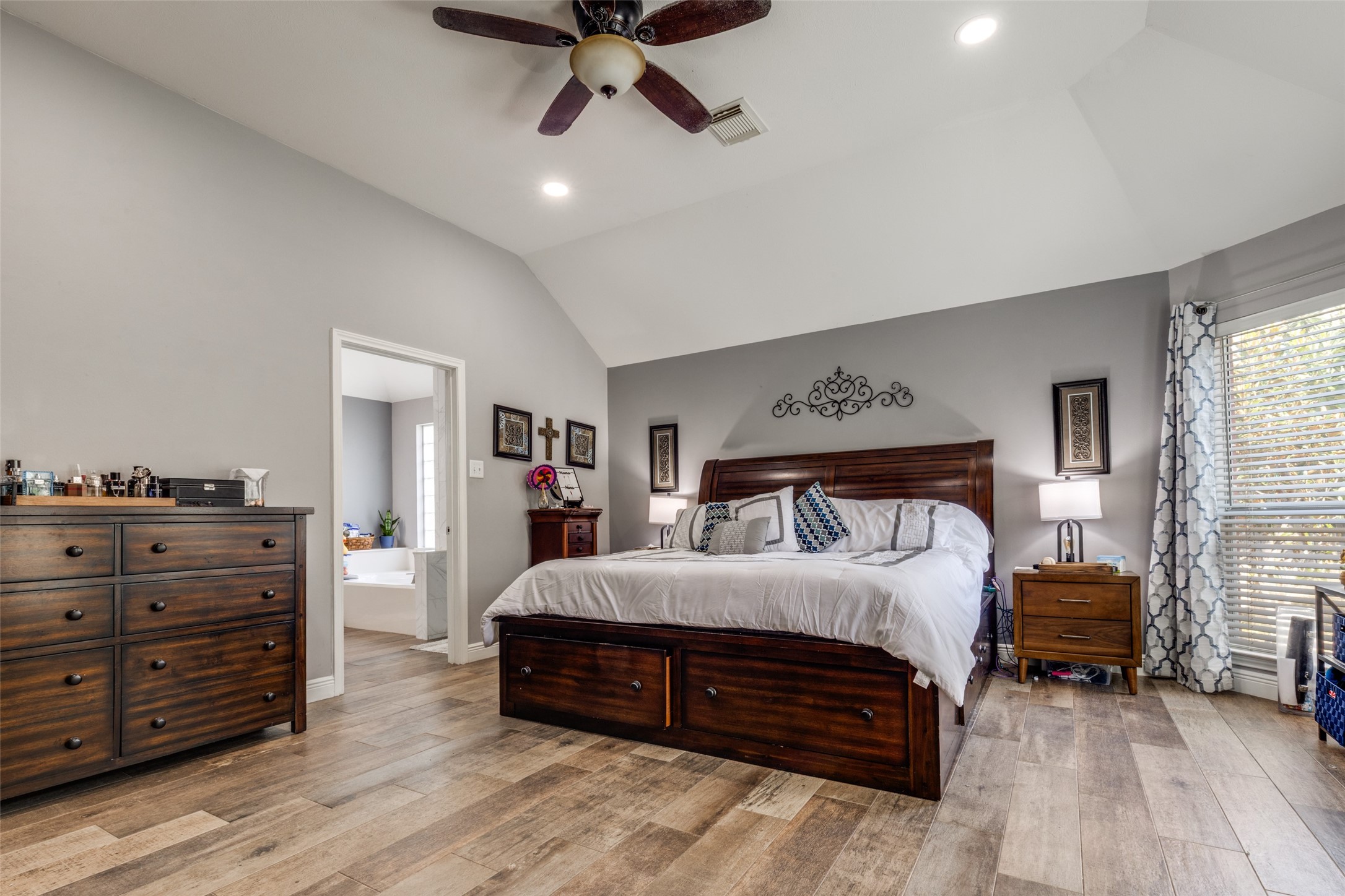 2913 Autumn Creek Drive Property Photo 8
