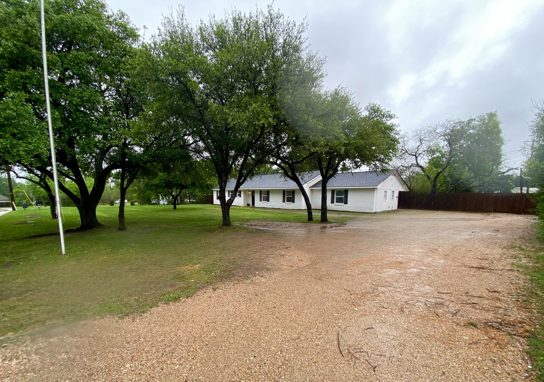 1012 Winding Road Property Photo 2