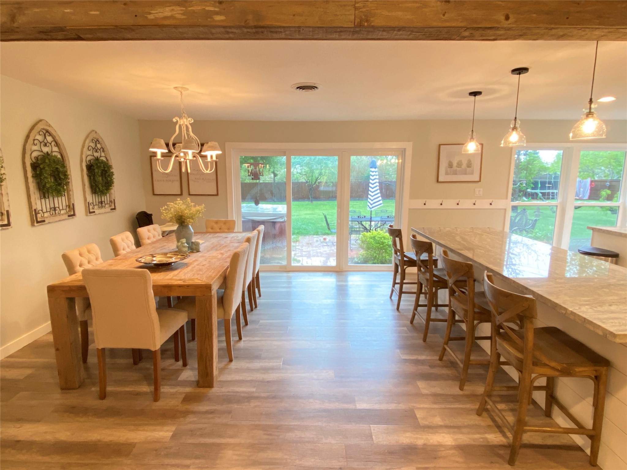 1012 Winding Road Property Photo 3