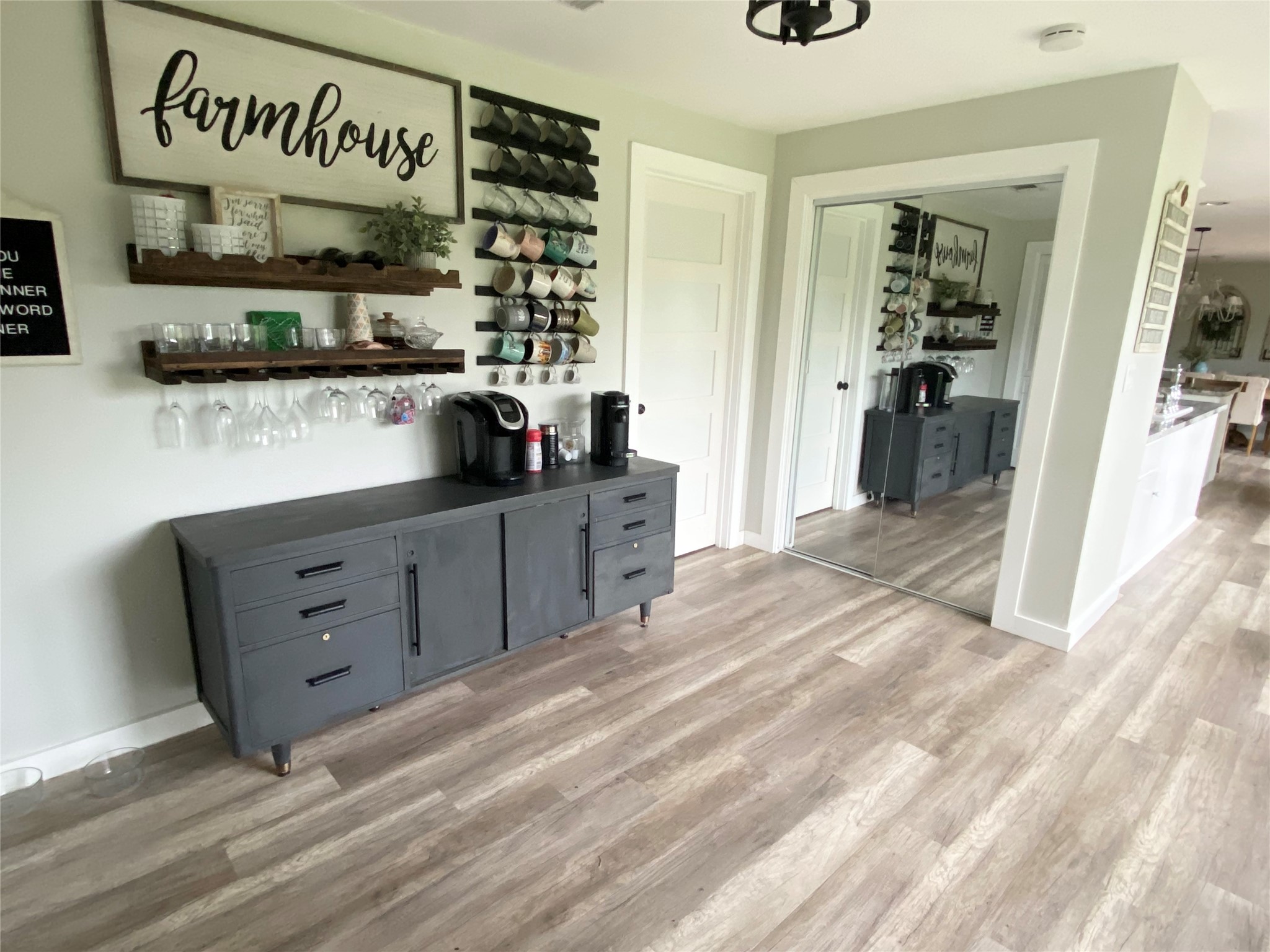 1012 Winding Road Property Photo 10