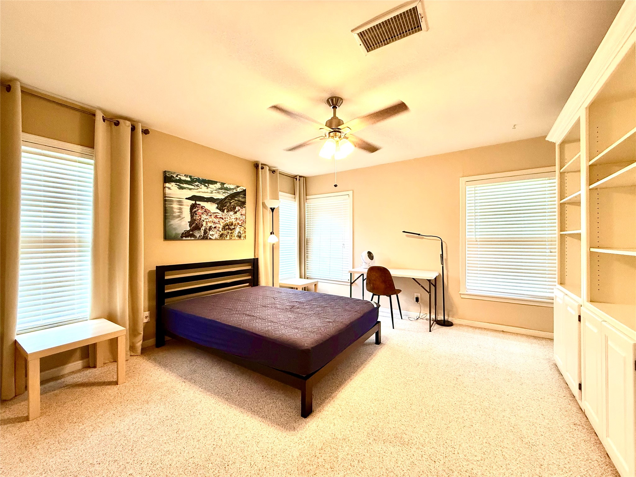 2009 Sheridan Street Property Photo 8