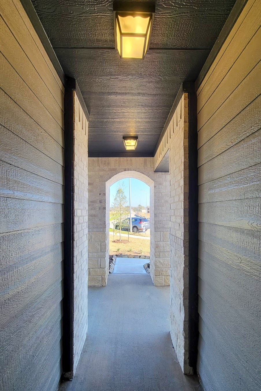 25737 Damask Drive Property Photo 3