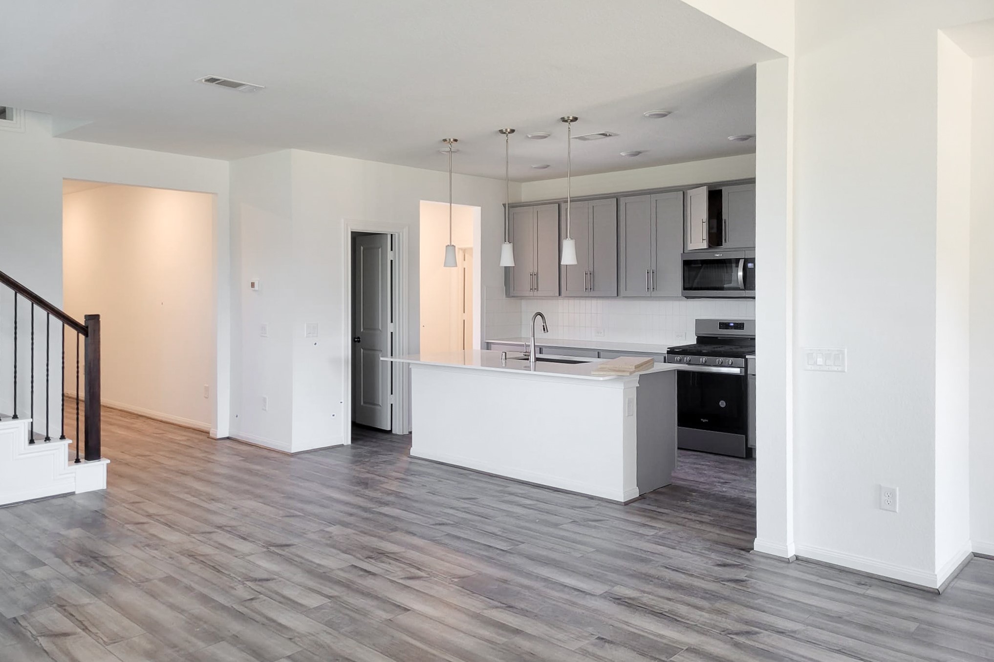 25737 Damask Drive Property Photo 8