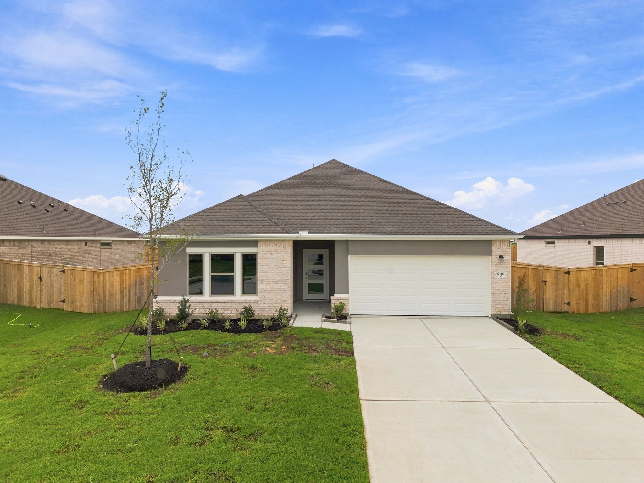6719 Pebble Bluff Court Property Photo 2