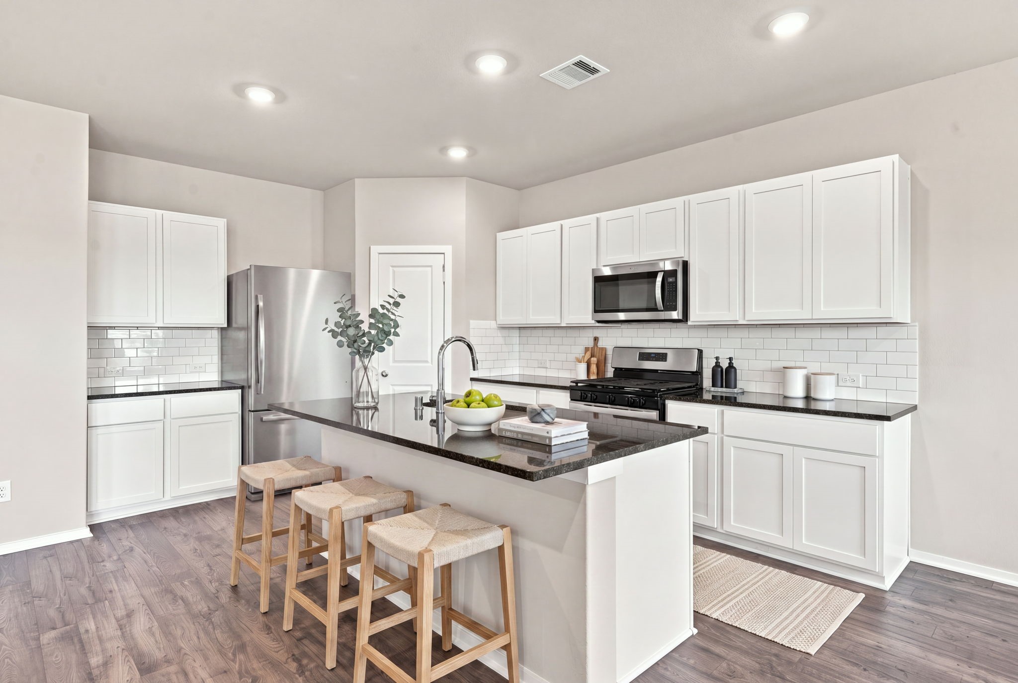 6719 Pebble Bluff Court Property Photo 4