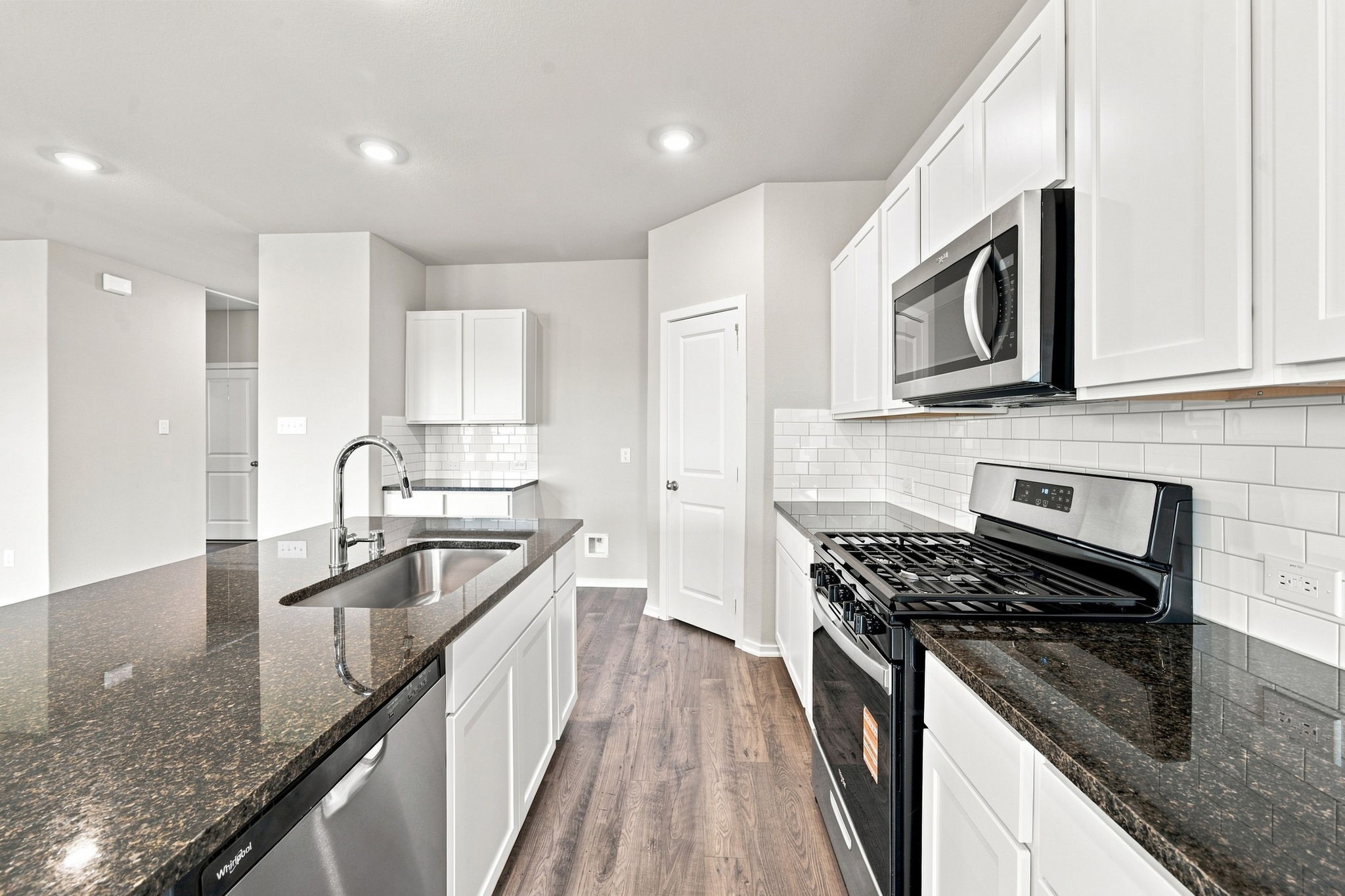 6719 Pebble Bluff Court Property Photo 10
