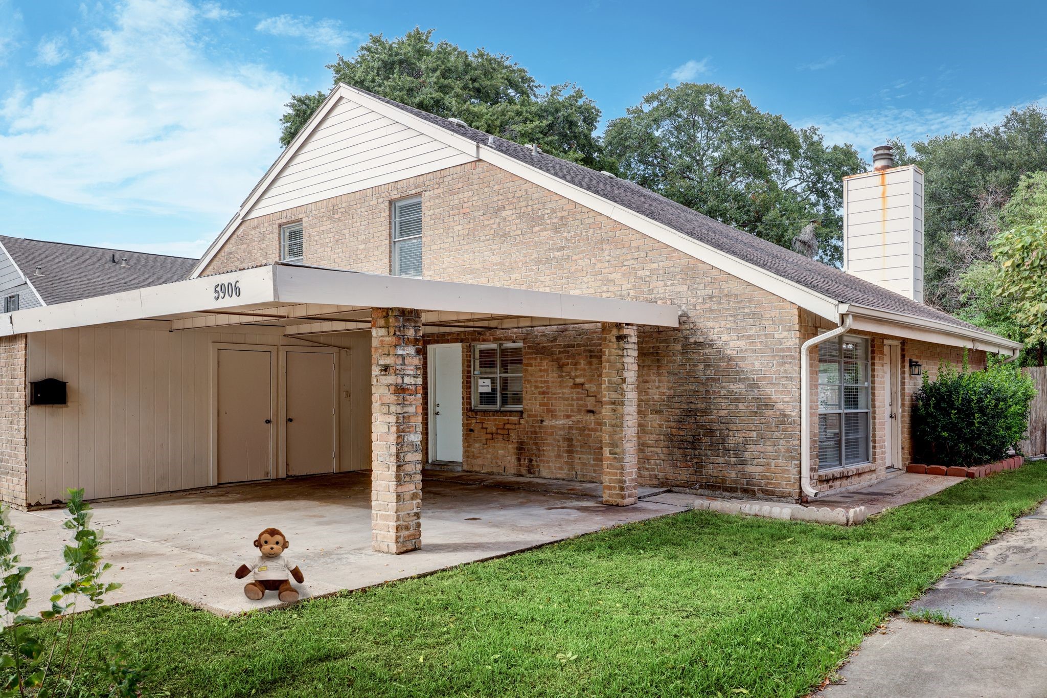 5906 Golden Forest Drive Property Photo 1