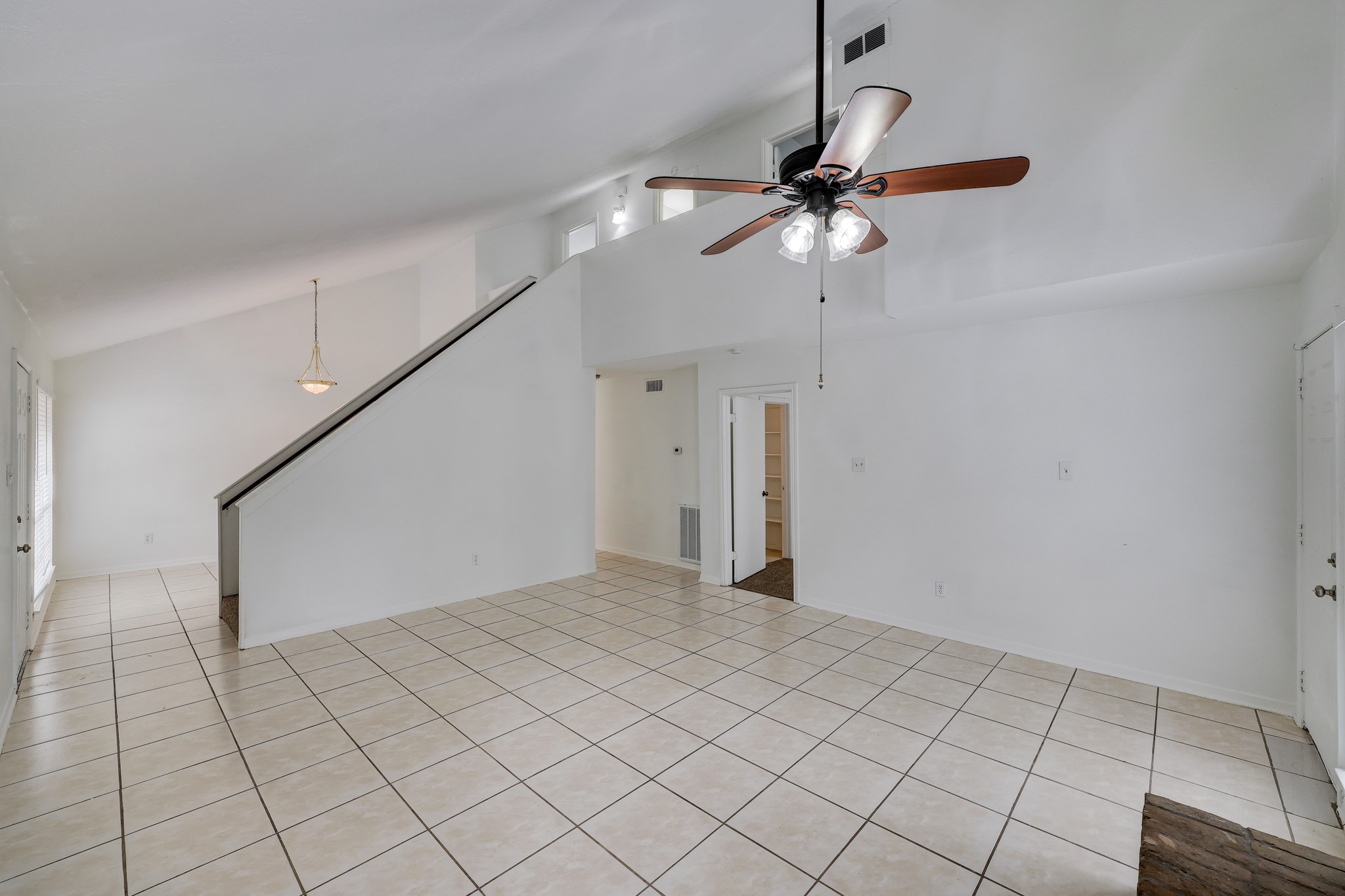 5906 Golden Forest Drive Property Photo 6