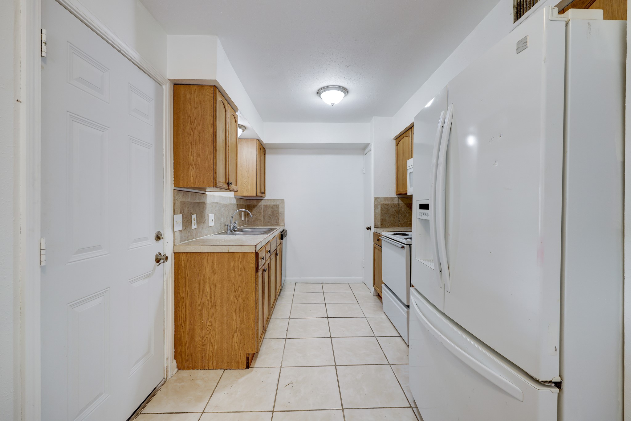 5906 Golden Forest Drive Property Photo 8