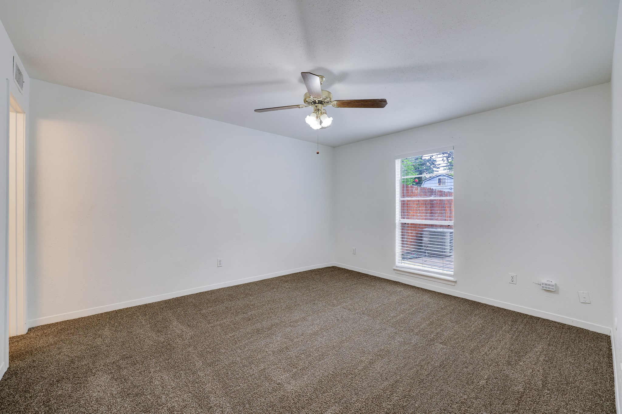 5906 Golden Forest Drive Property Photo 9