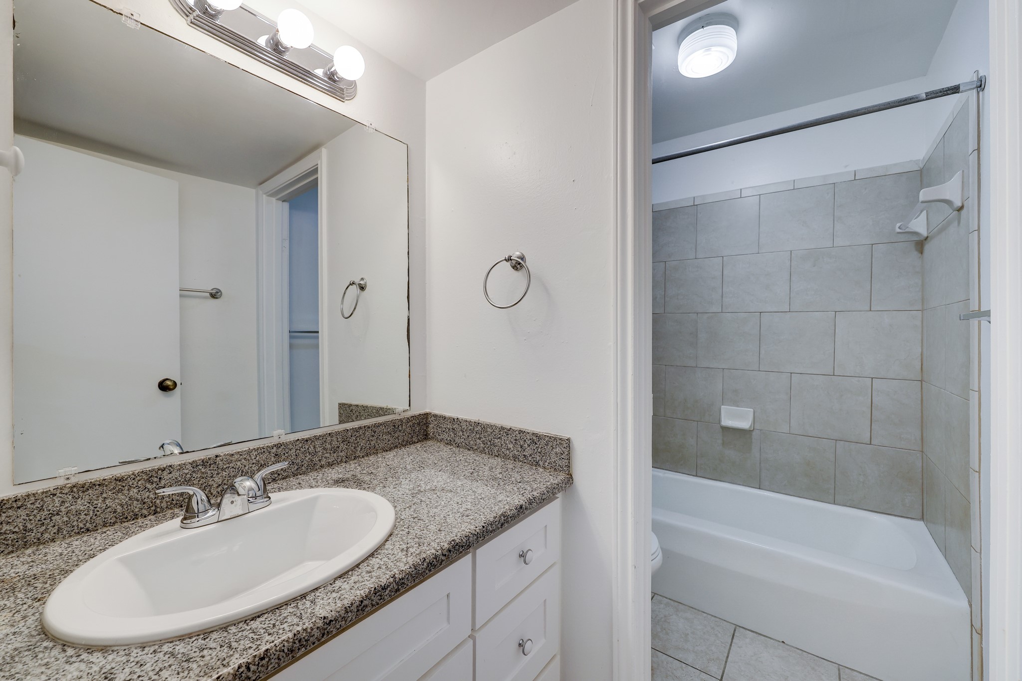5906 Golden Forest Drive Property Photo 10