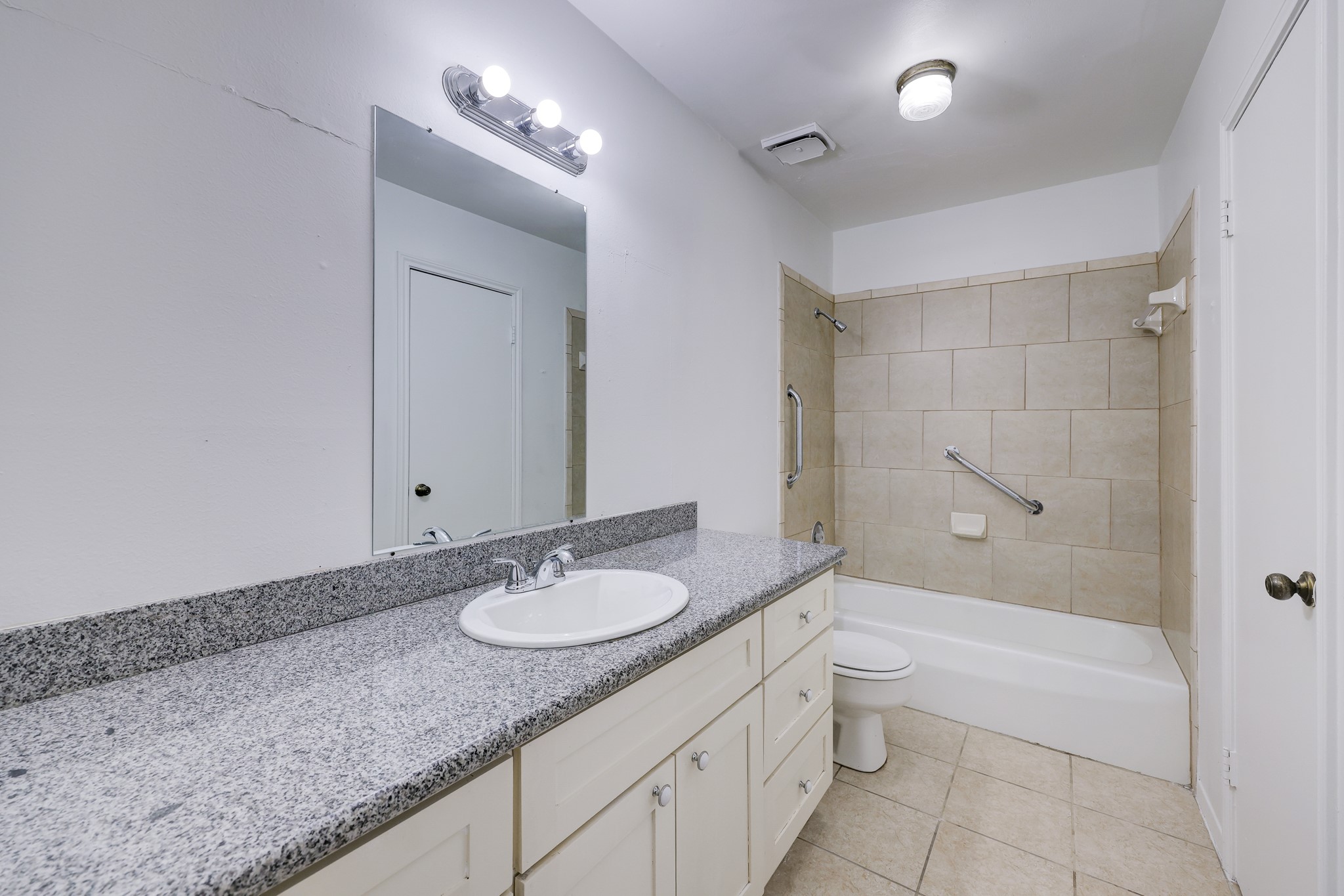 5906 Golden Forest Drive Property Photo 13