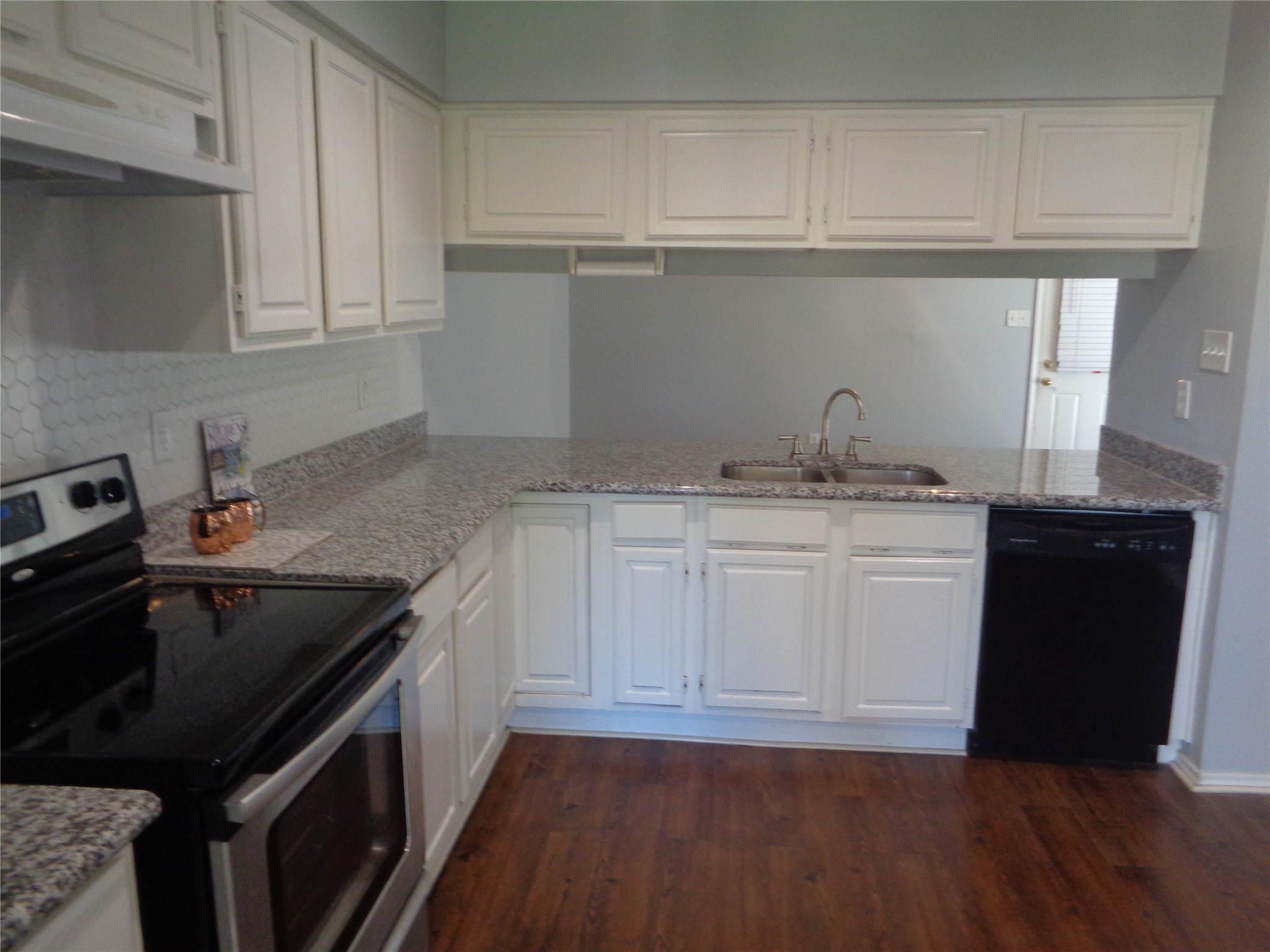 9414 Westacre Place Property Photo 10