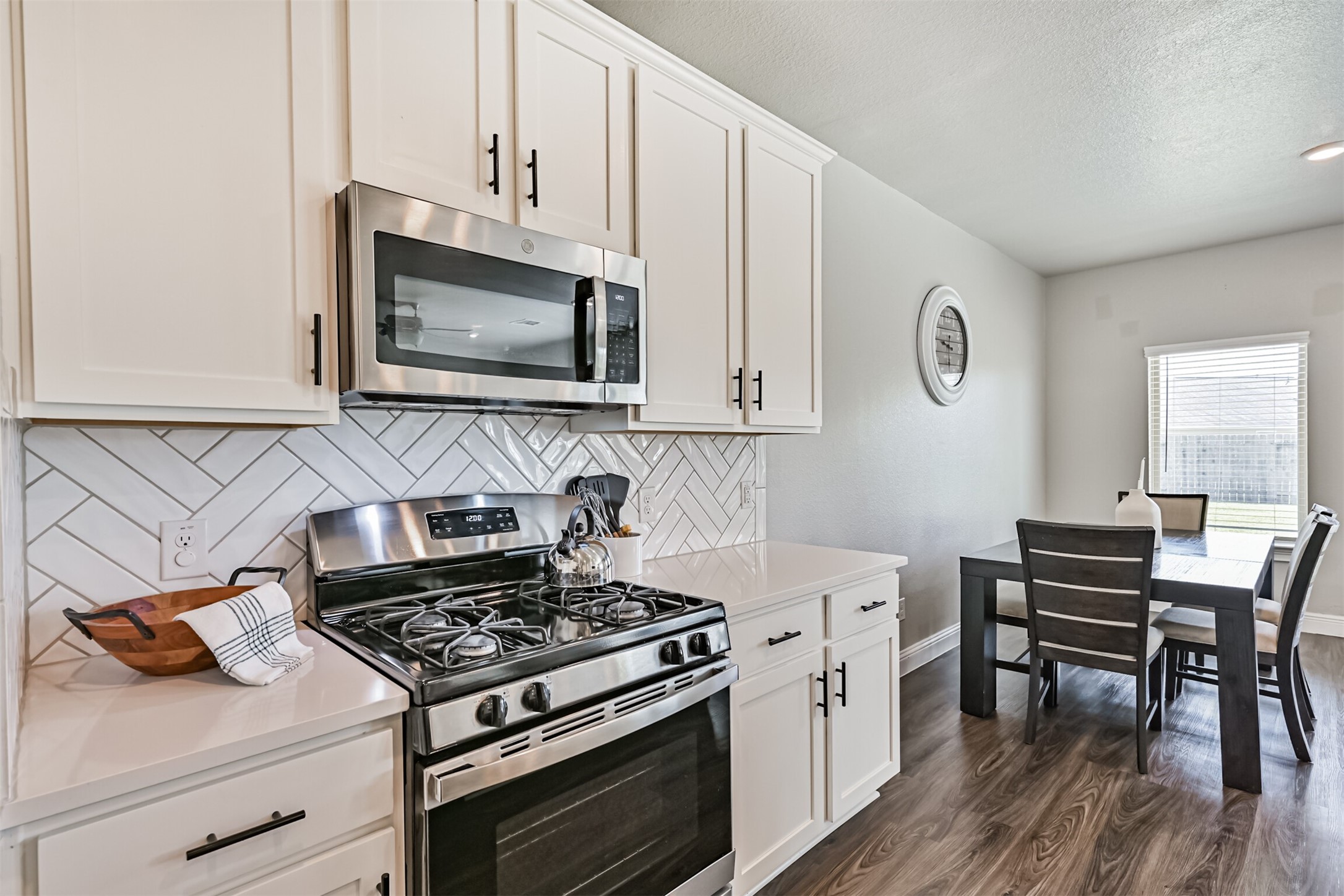 1237 Lancer Leap Drive Property Photo 9