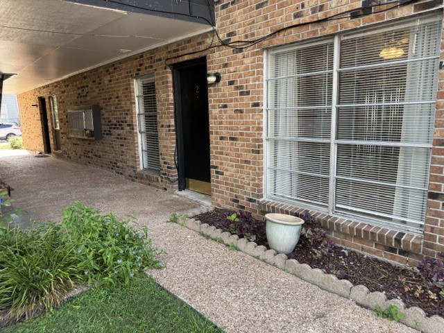 121 E 12th Street 2 Property Photo 2