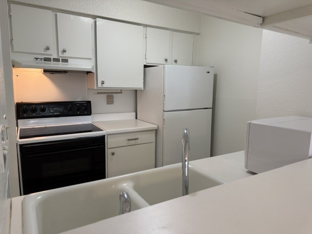 121 E 12th Street 2 Property Photo 10