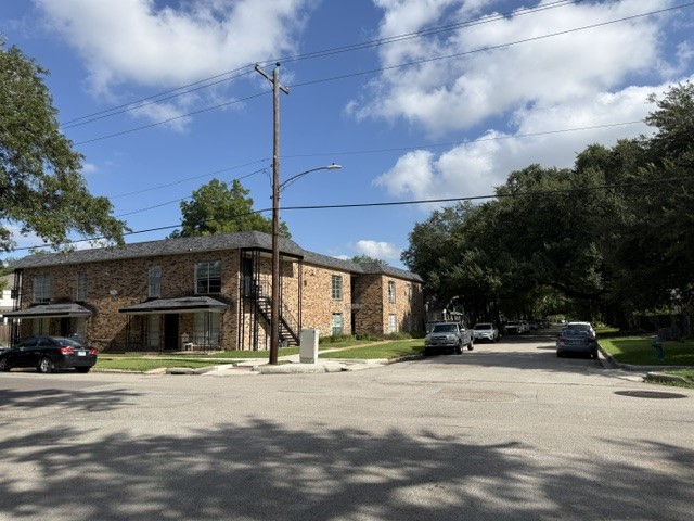 121 E 12th Street 2 Property Photo 23