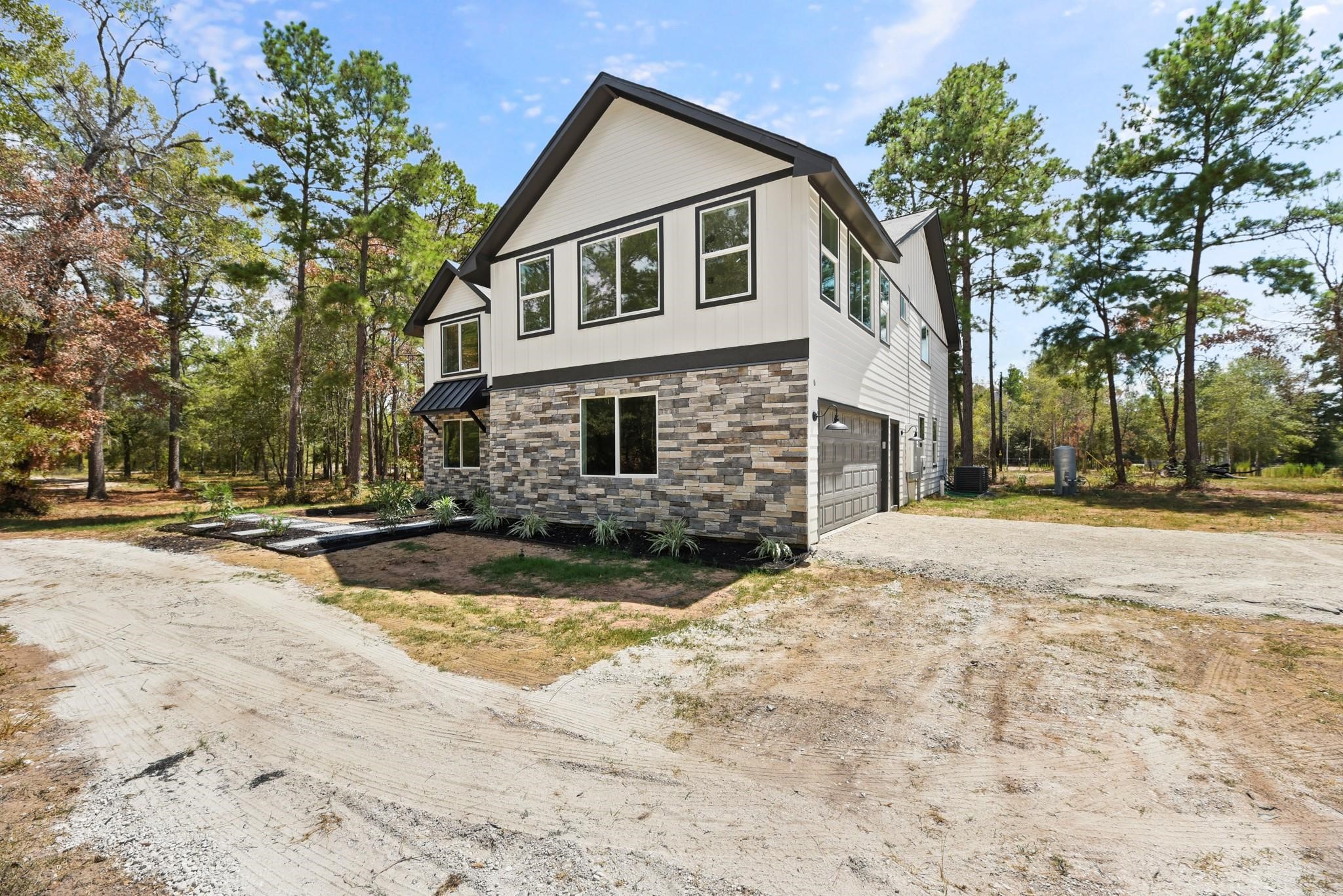 17068 Lively Road Property Photo 2