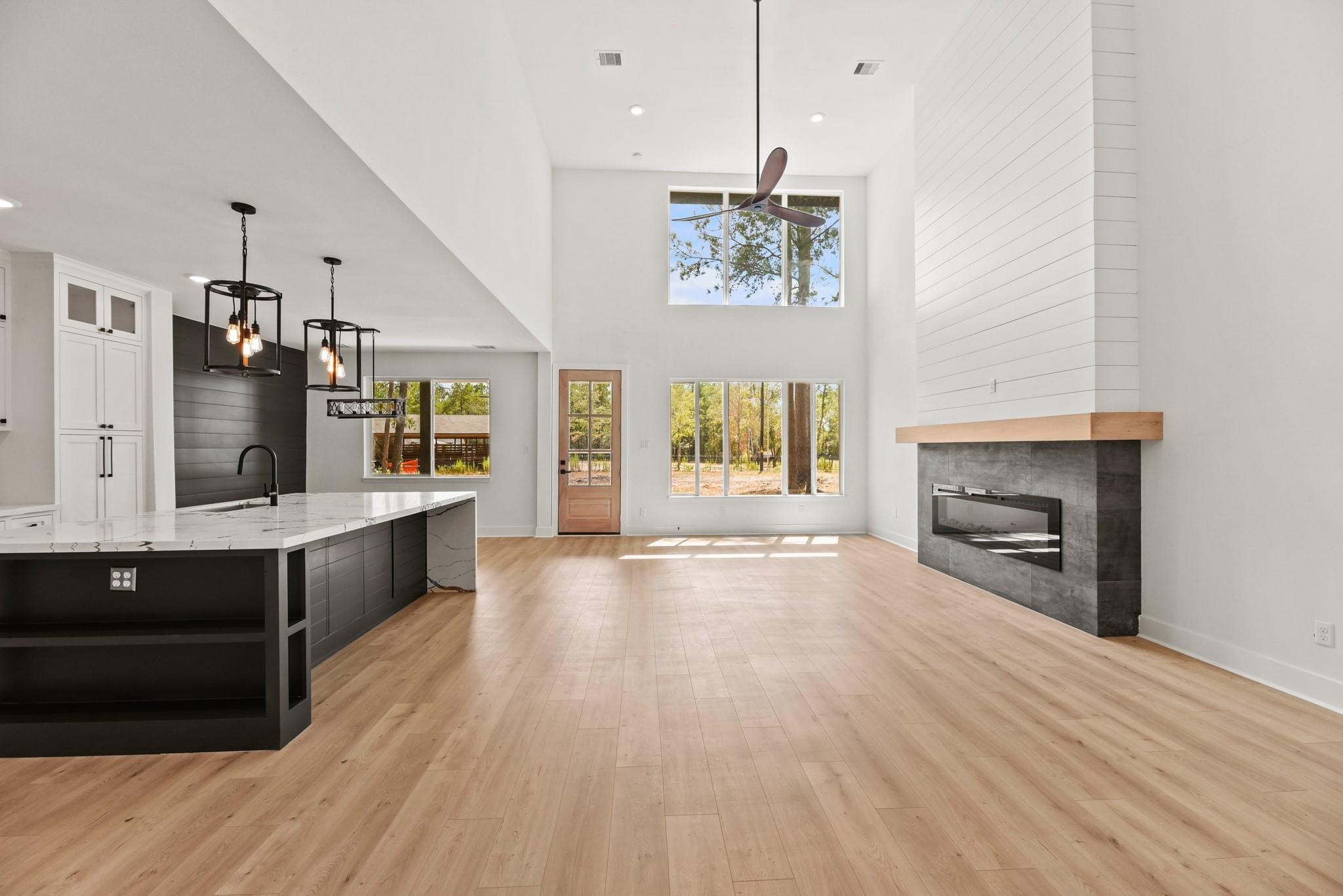 17068 Lively Road Property Photo 3