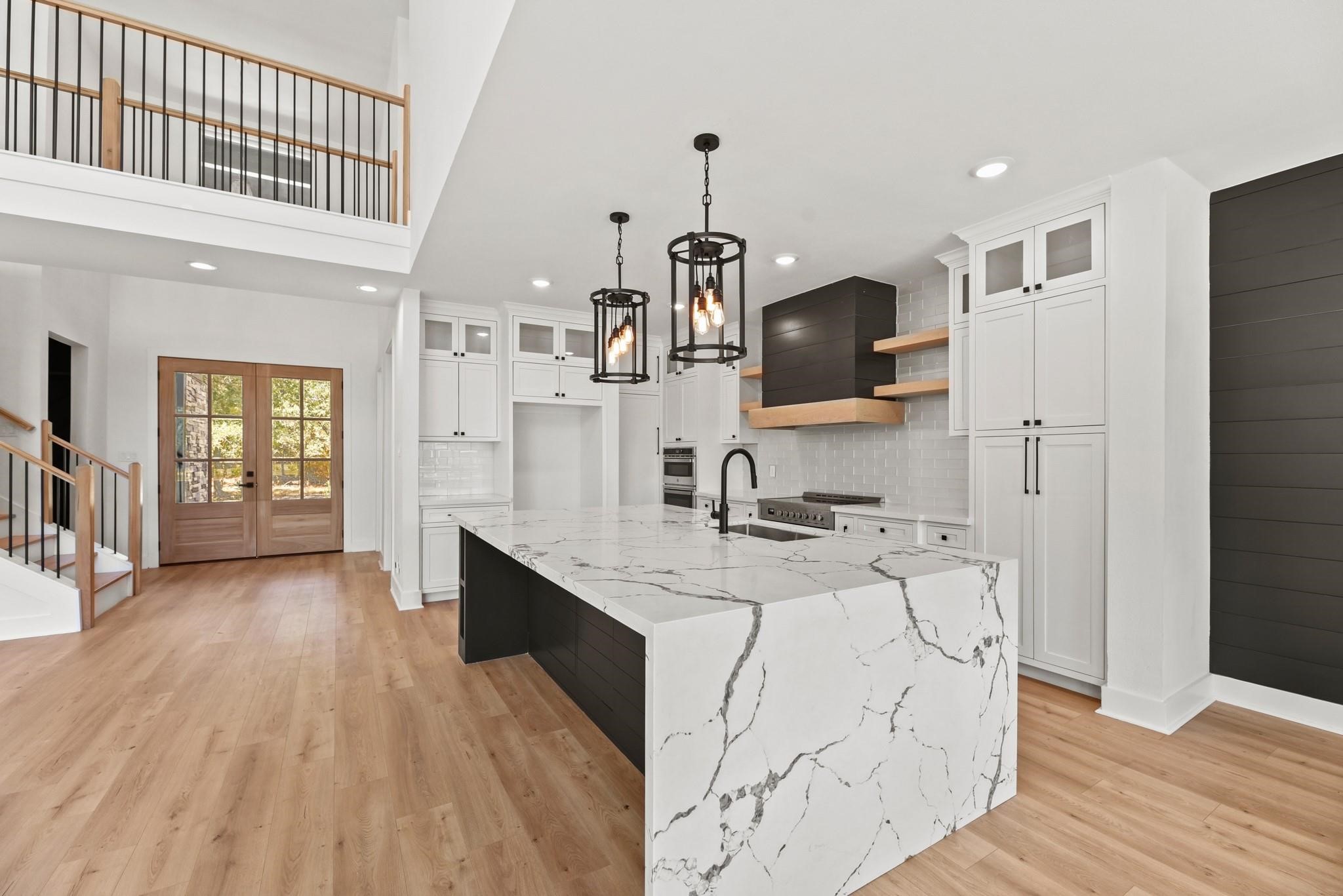 17068 Lively Road Property Photo 4