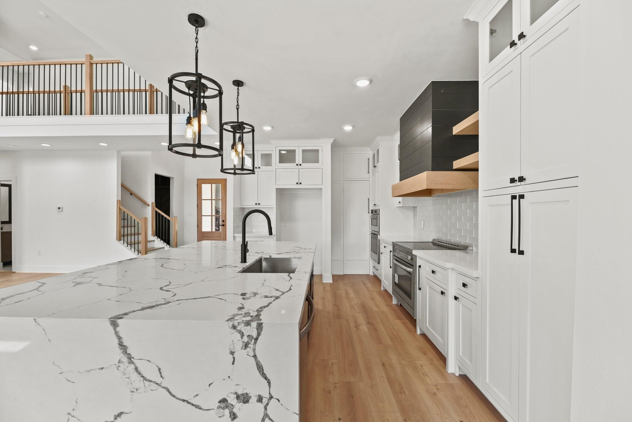 17068 Lively Road Property Photo 6