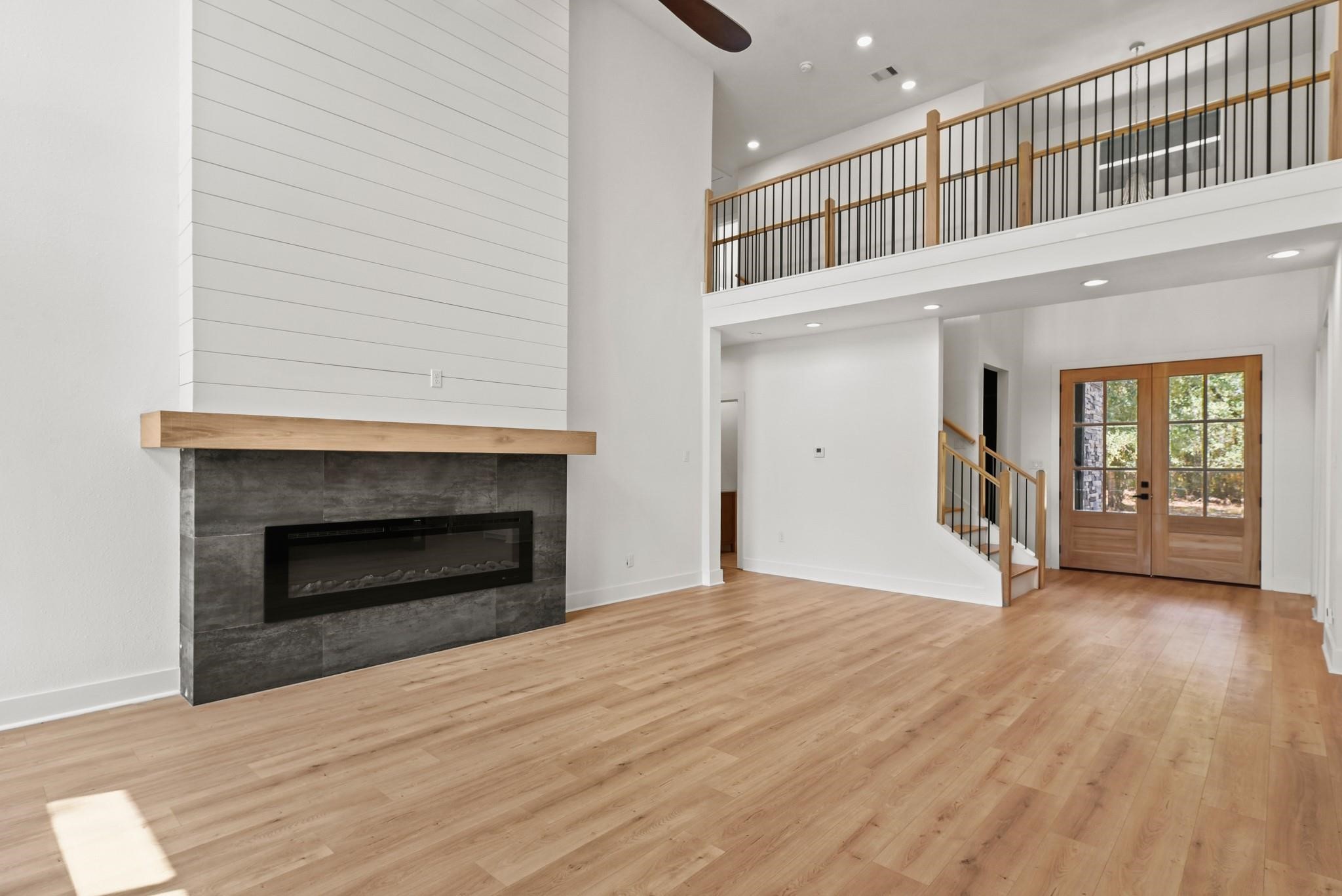 17068 Lively Road Property Photo 8