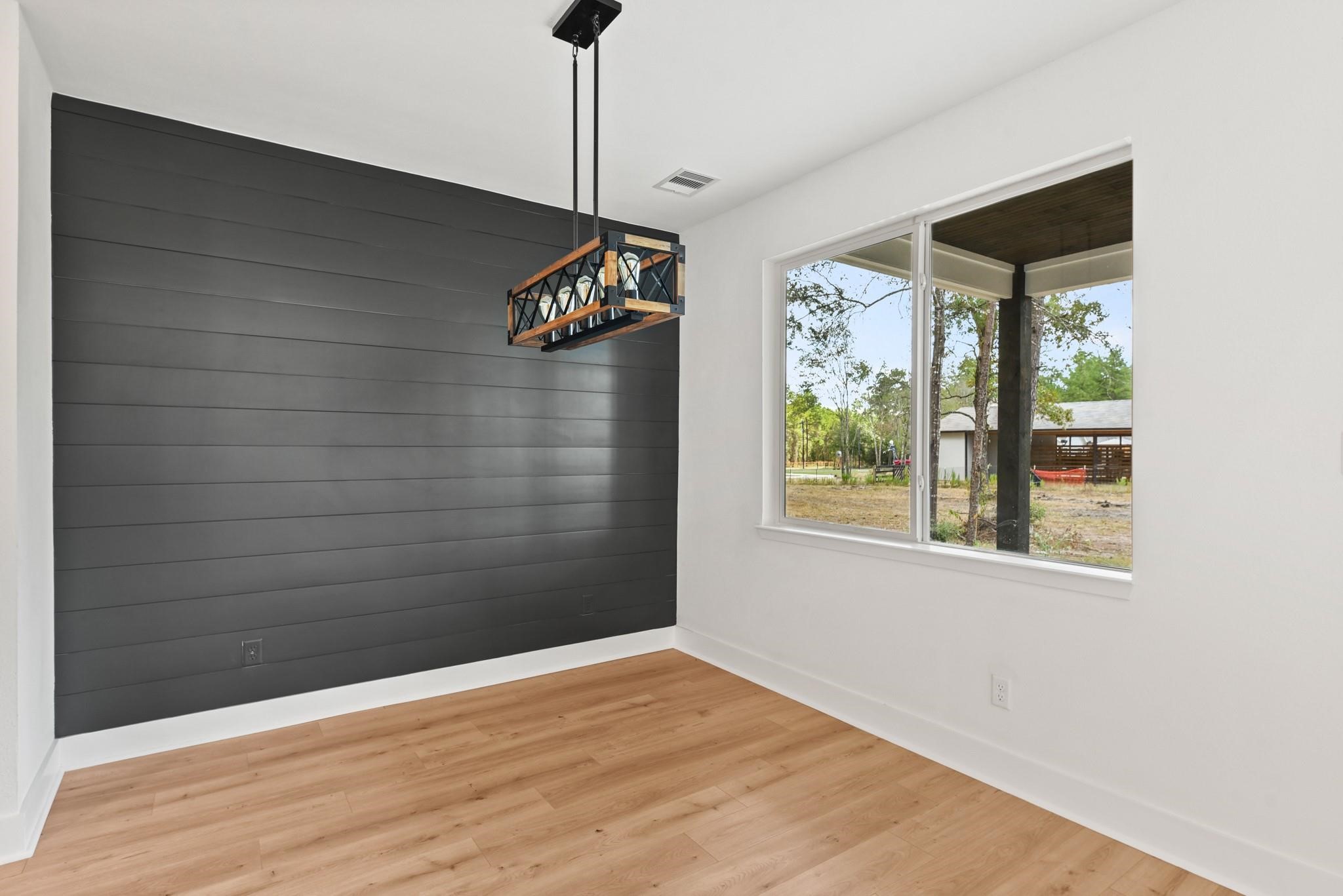 17068 Lively Road Property Photo 9