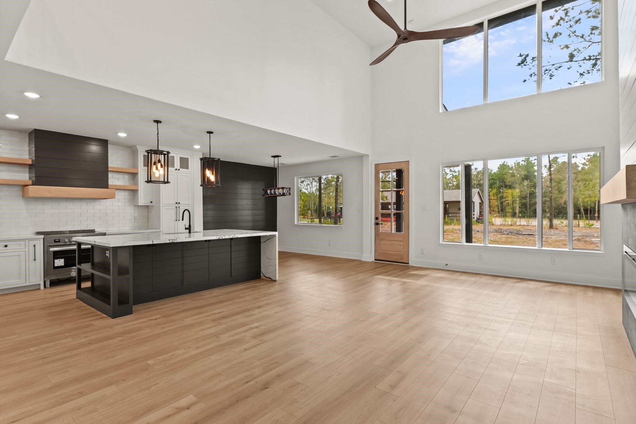 17068 Lively Road Property Photo 10