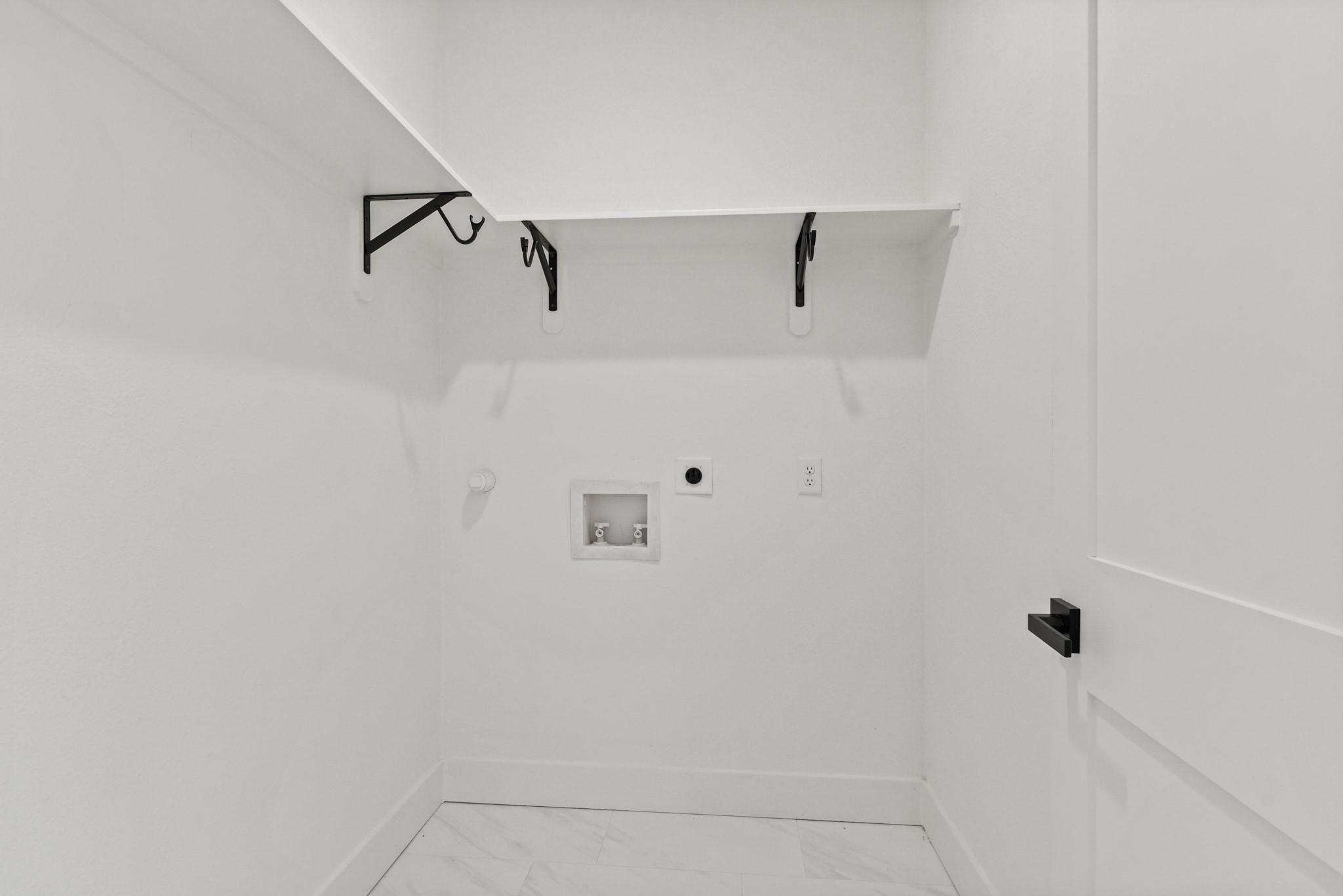 17068 Lively Road Property Photo 11