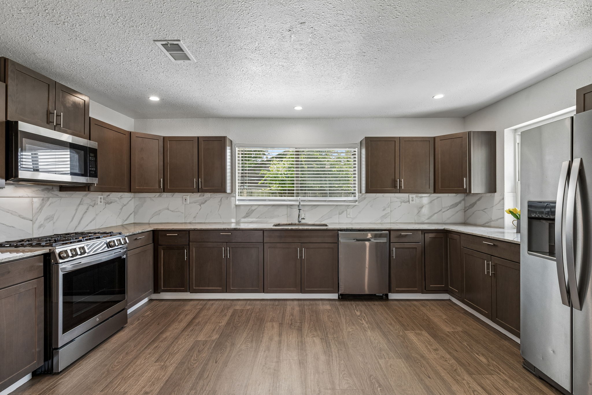 5811 Birchmont Drive Property Photo 5