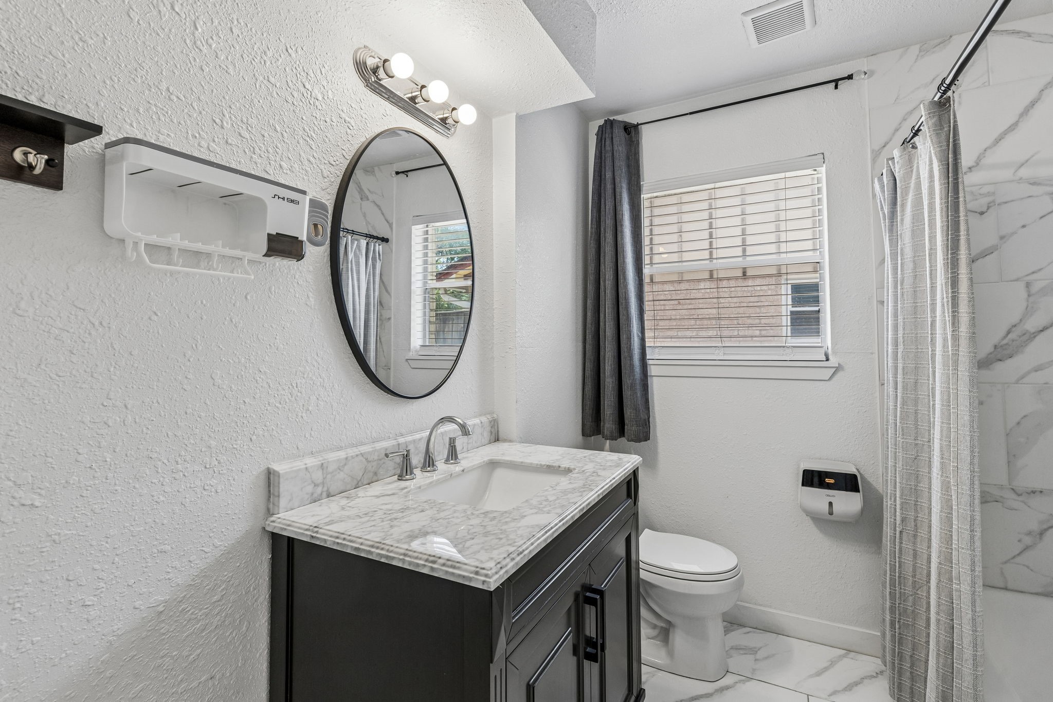 5811 Birchmont Drive Property Photo 9