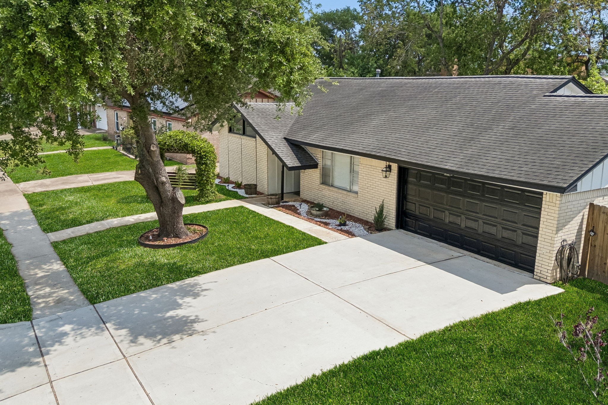 5811 Birchmont Drive Property Photo 19