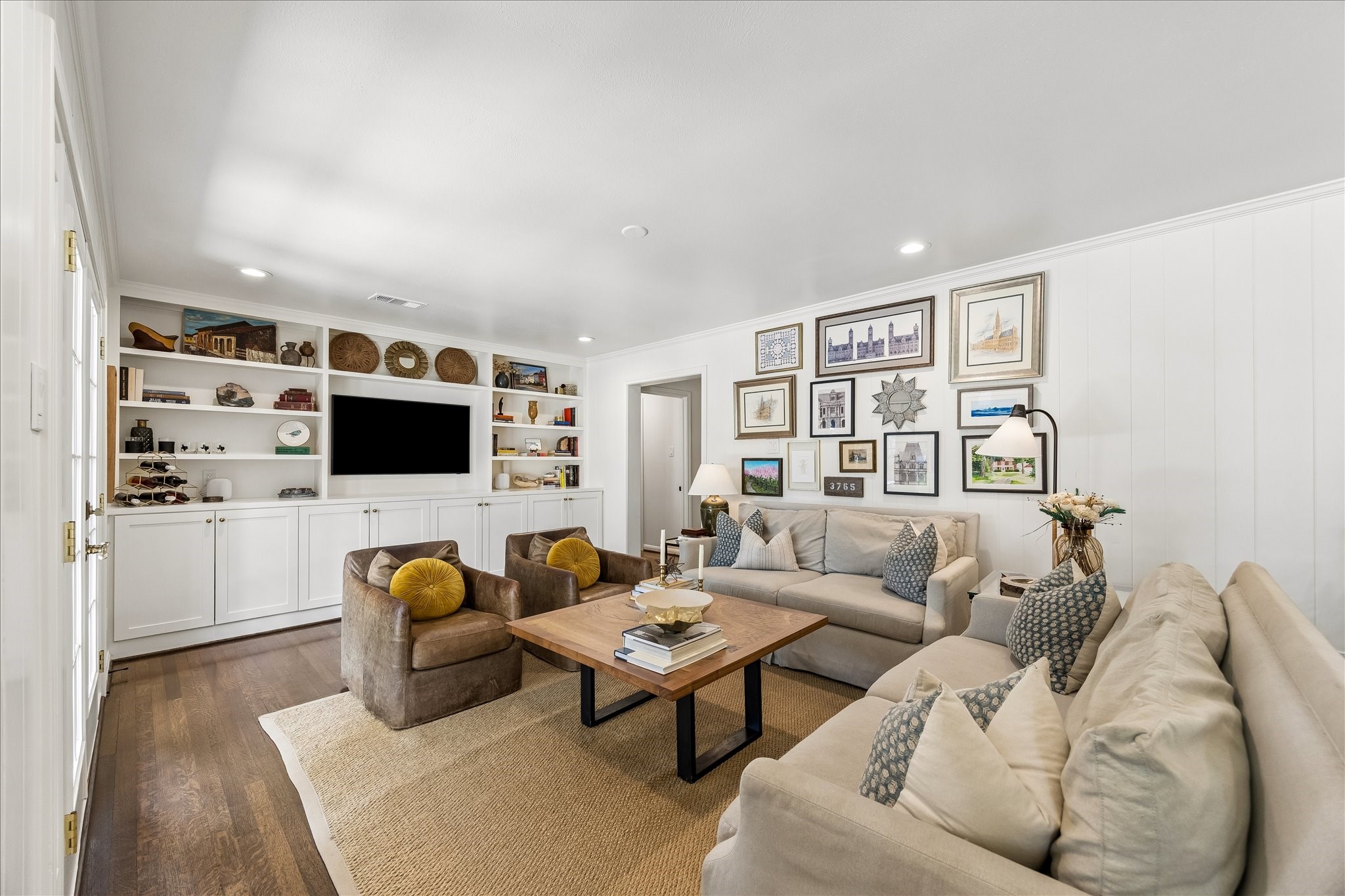 7902 Burgoyne Road Property Photo 4