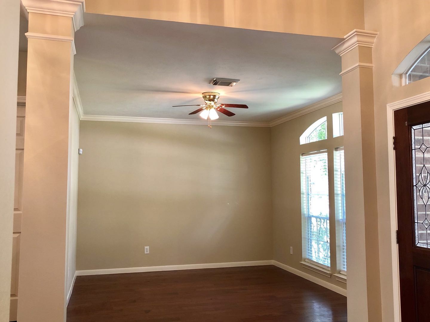 22007 Willow Side Court Property Photo 3