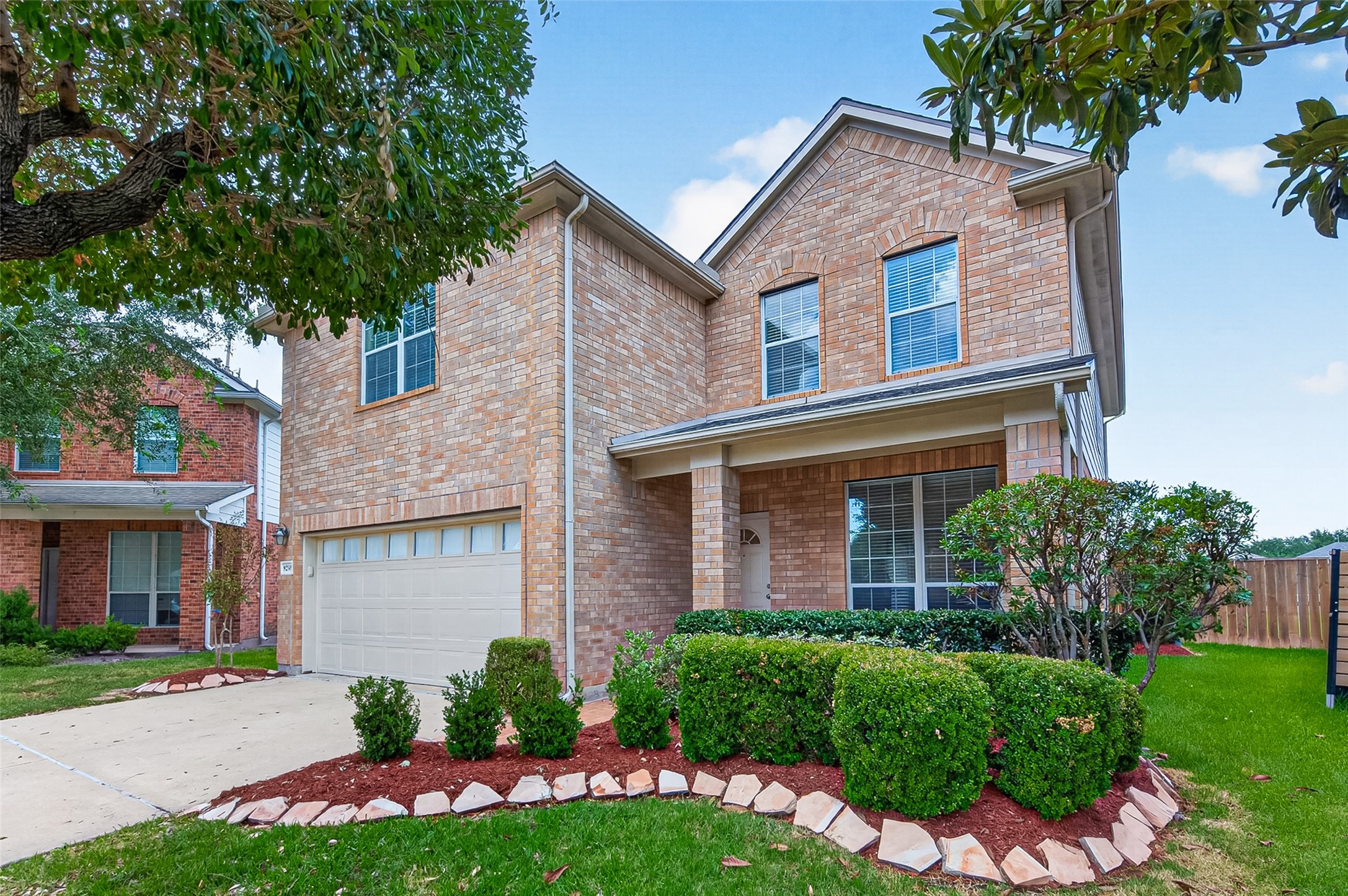 9238 Carlin Bend Lane Property Photo 1