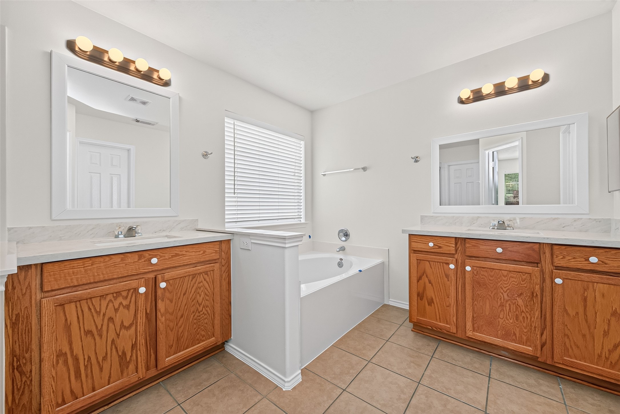 9238 Carlin Bend Lane Property Photo 28