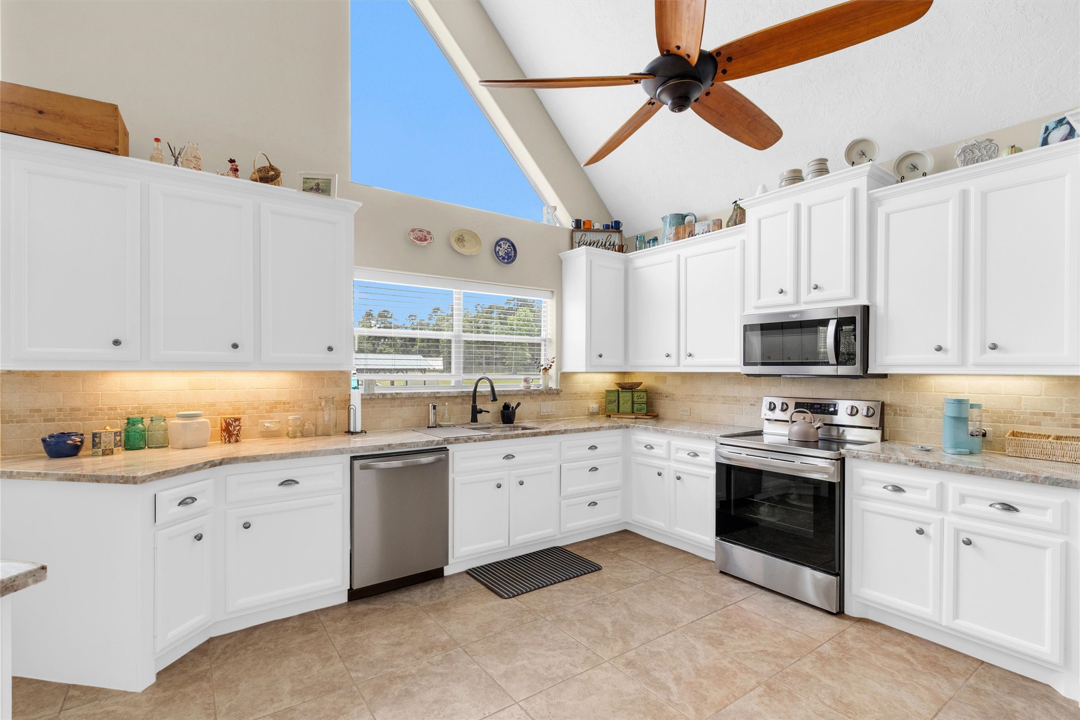 11426 Willis Waukegan Road Property Photo 10