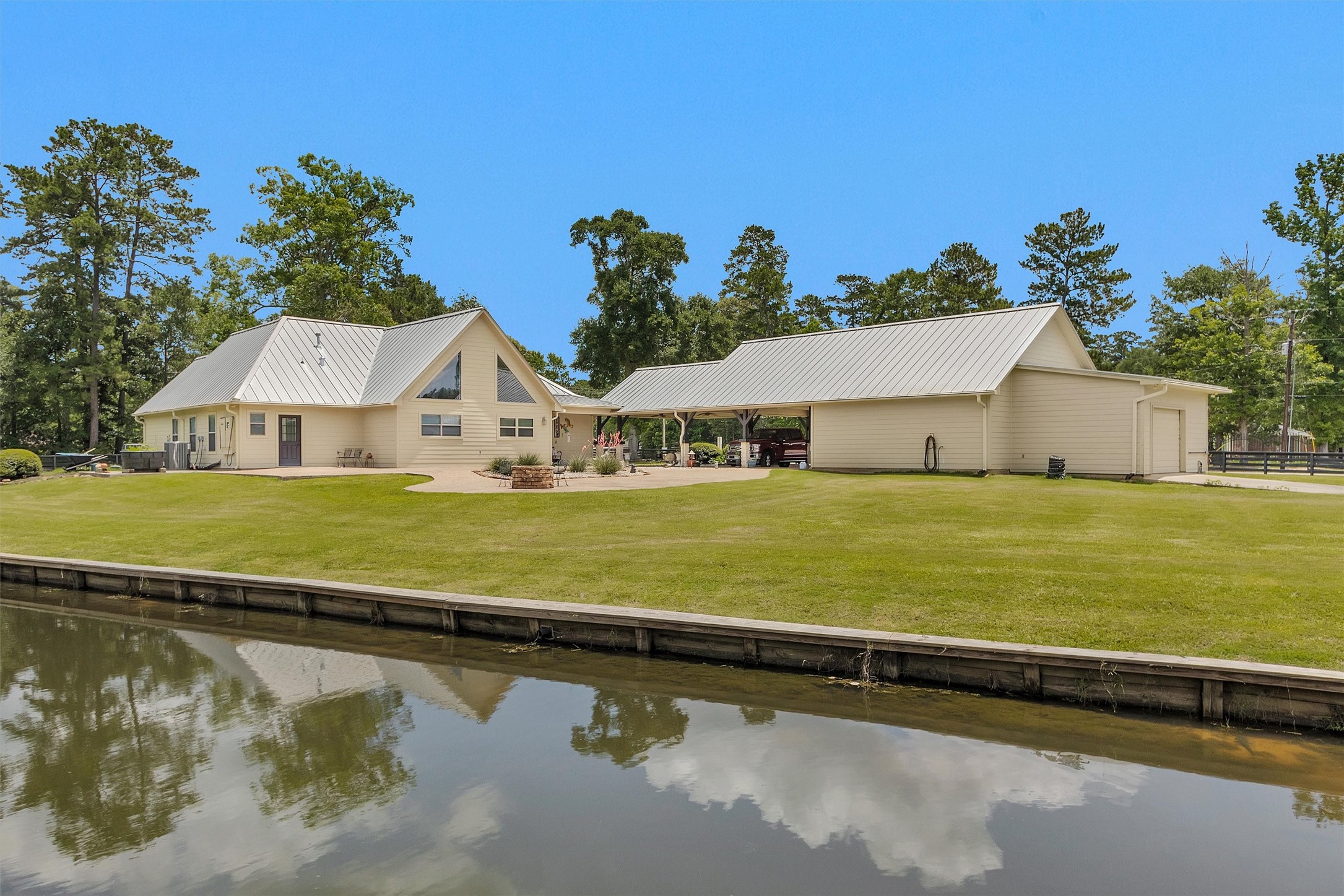 11426 Willis Waukegan Road Property Photo 32