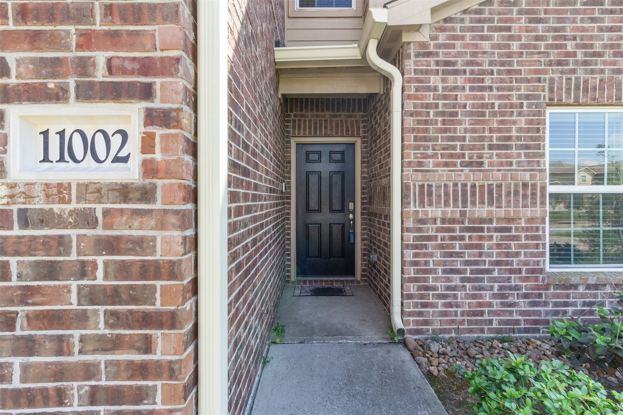 11002 Hillside Creek Drive Property Photo 2
