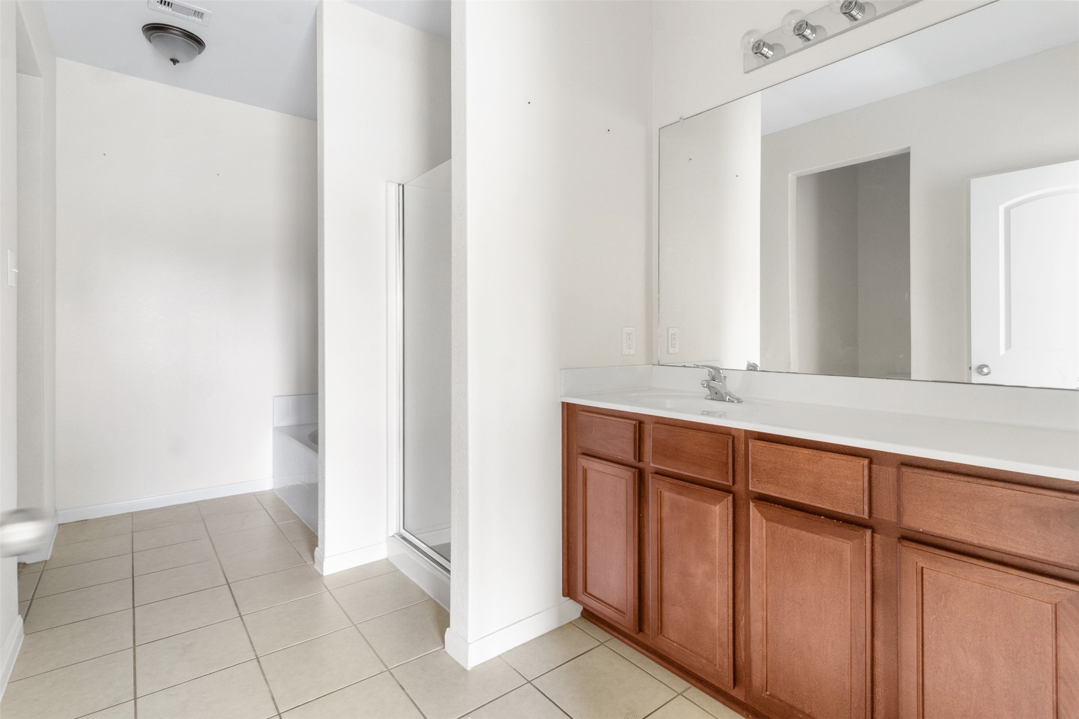 11002 Hillside Creek Drive Property Photo 11