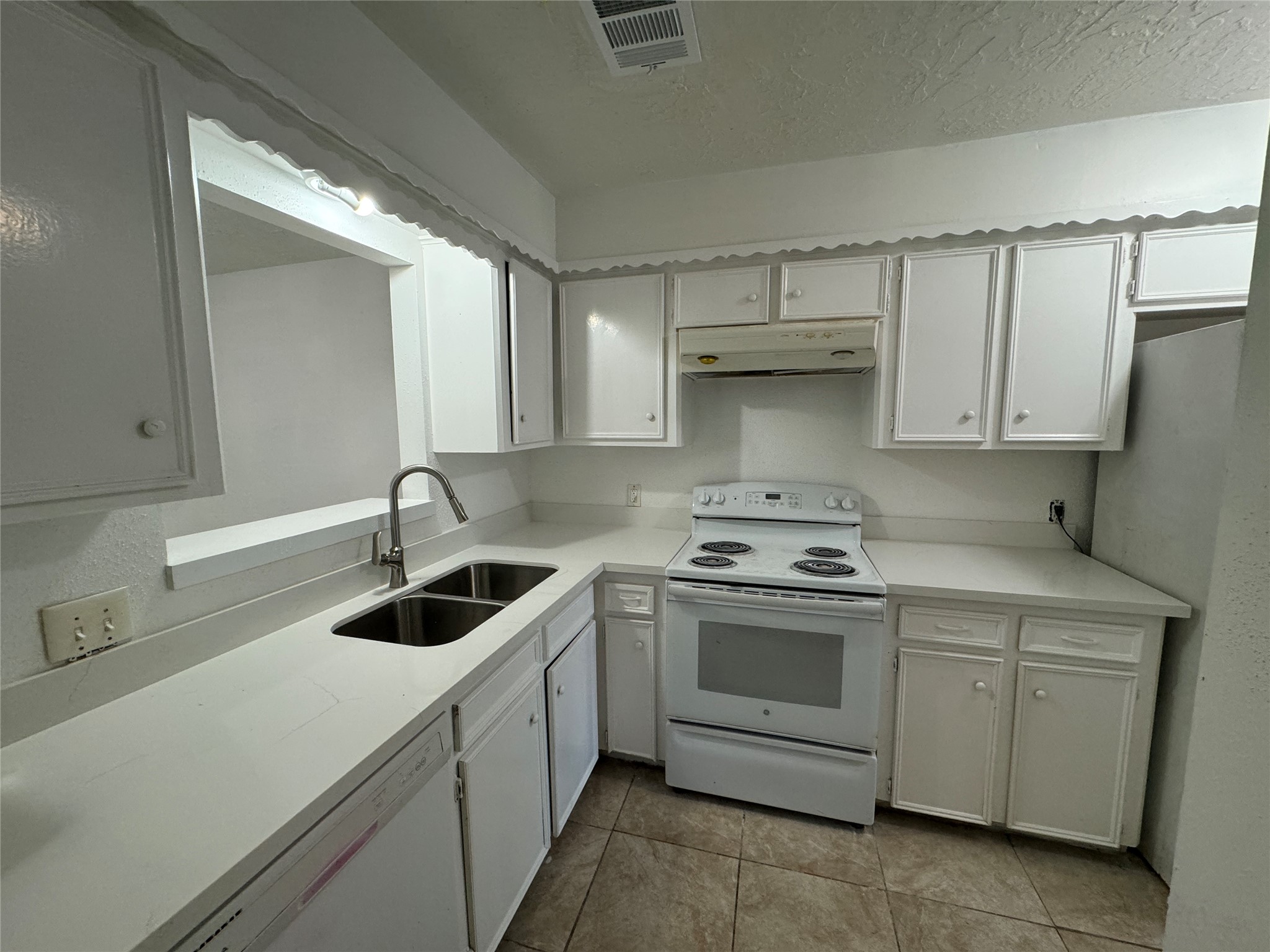 9330 Tooley Drive Property Photo 7
