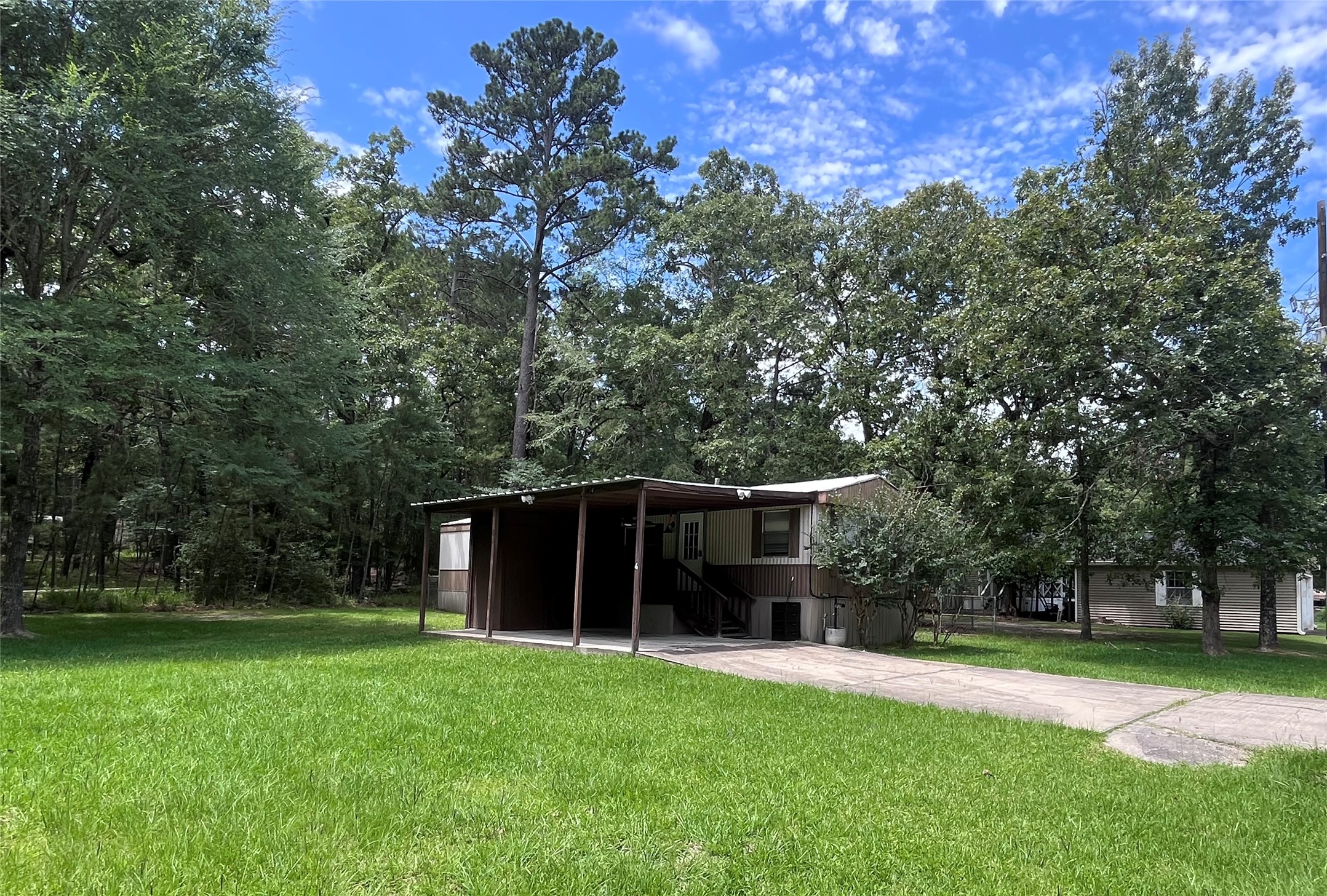 4 Meadowlark Property Photo 1