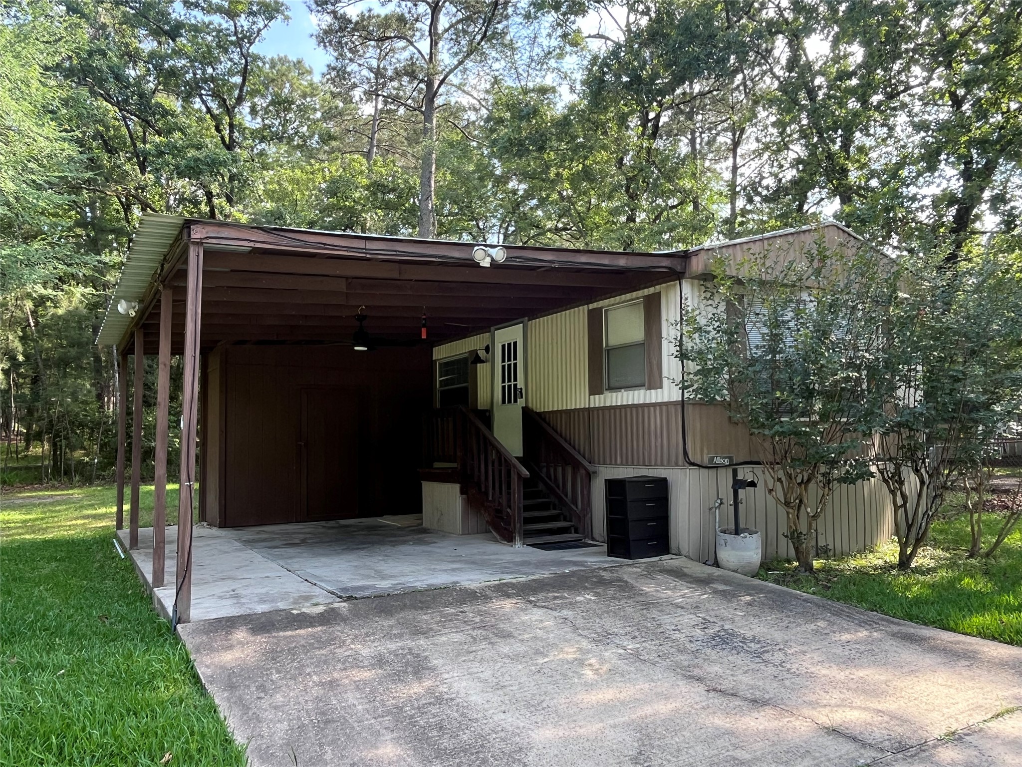 4 Meadowlark Property Photo 5