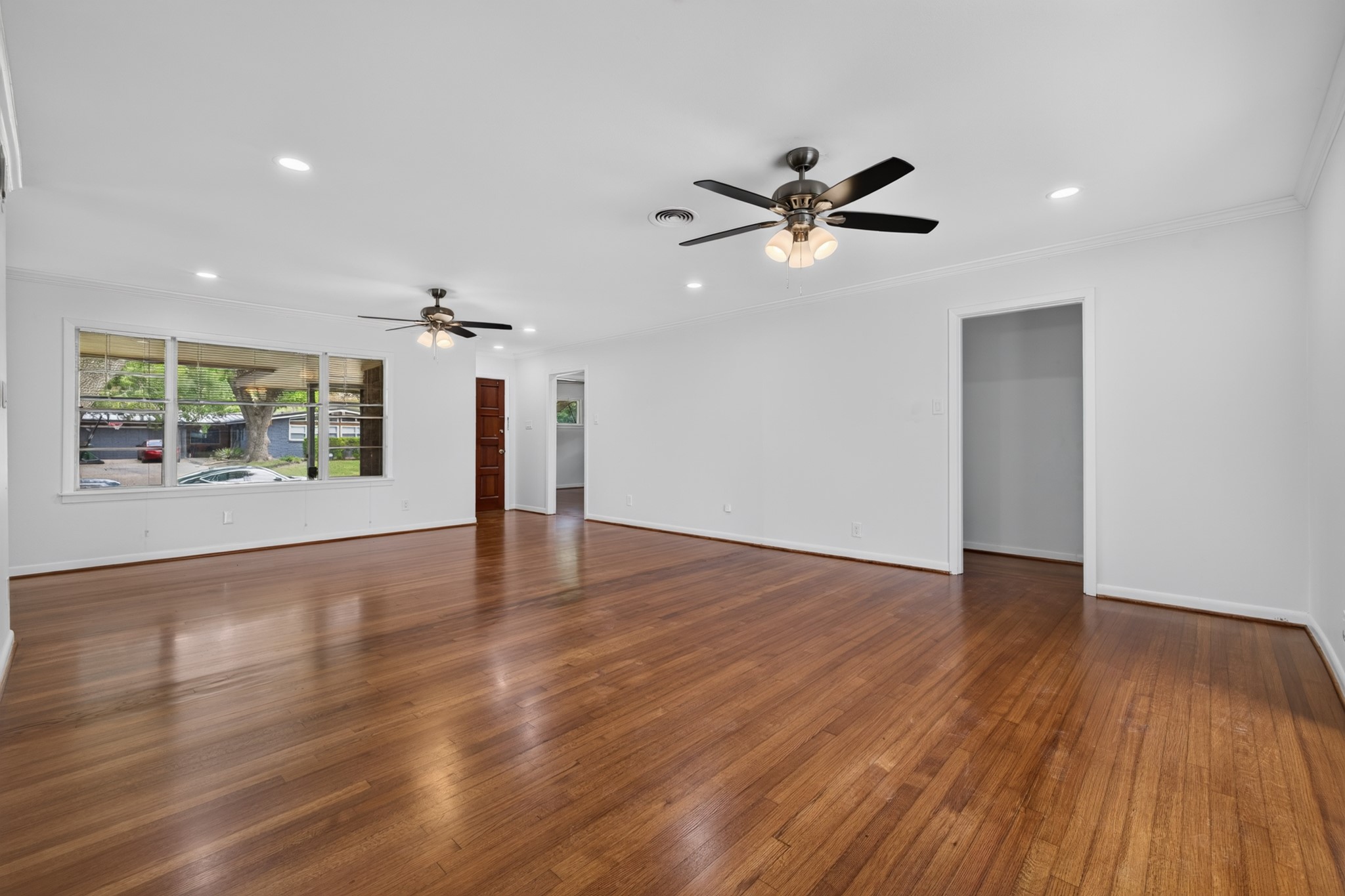 5027 Creekbend Drive Property Photo 8