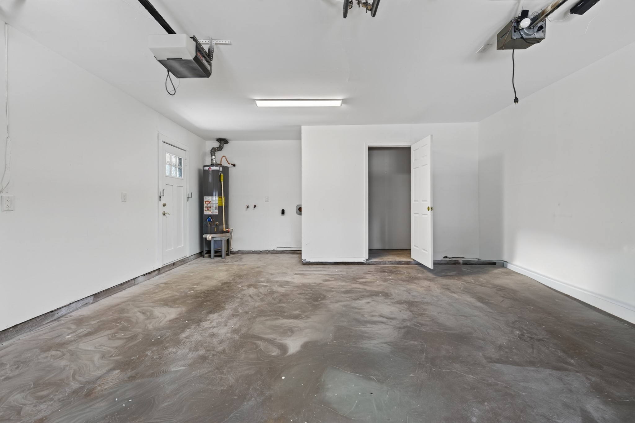 5027 Creekbend Drive Property Photo 16
