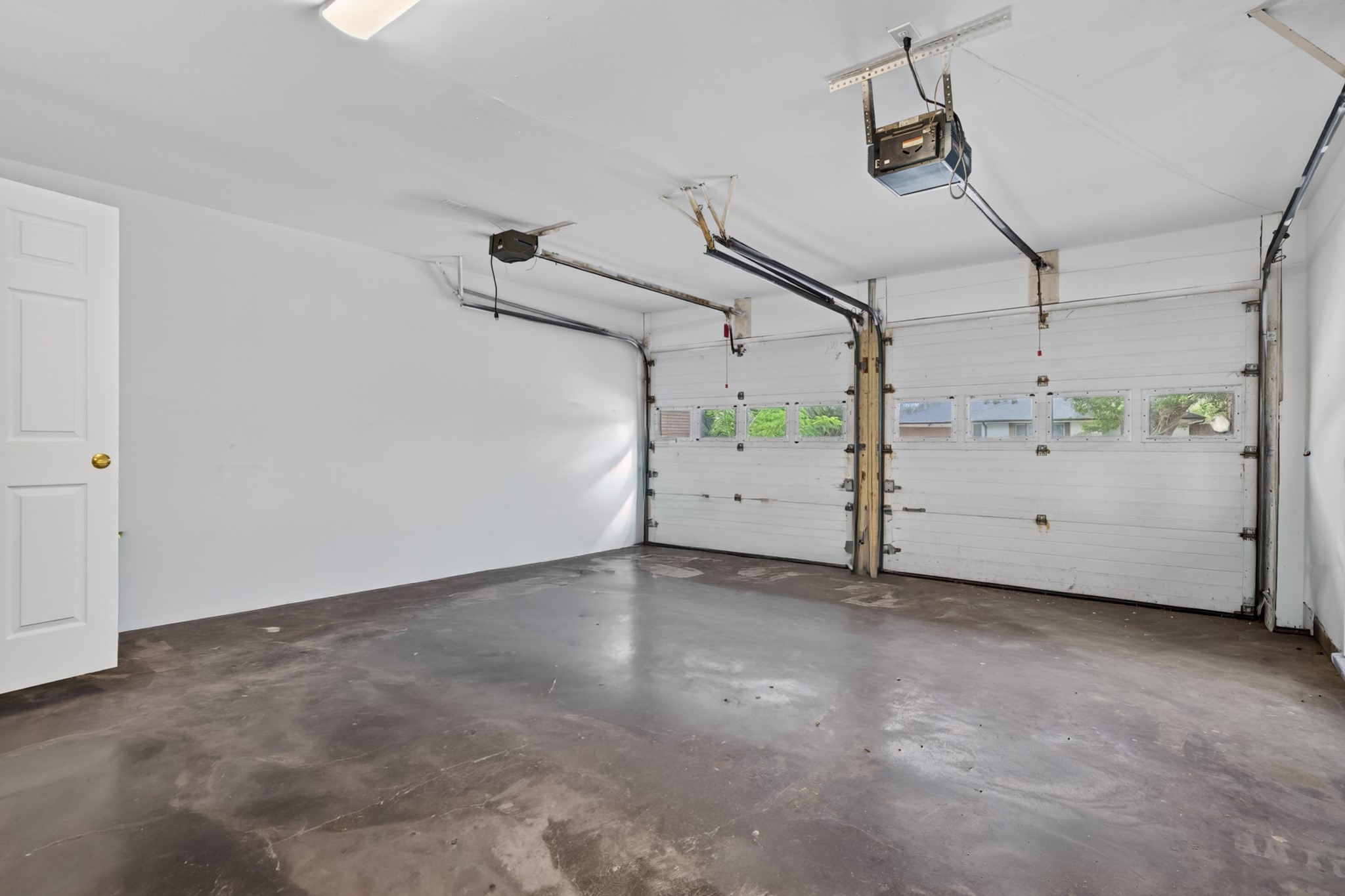 5027 Creekbend Drive Property Photo 17