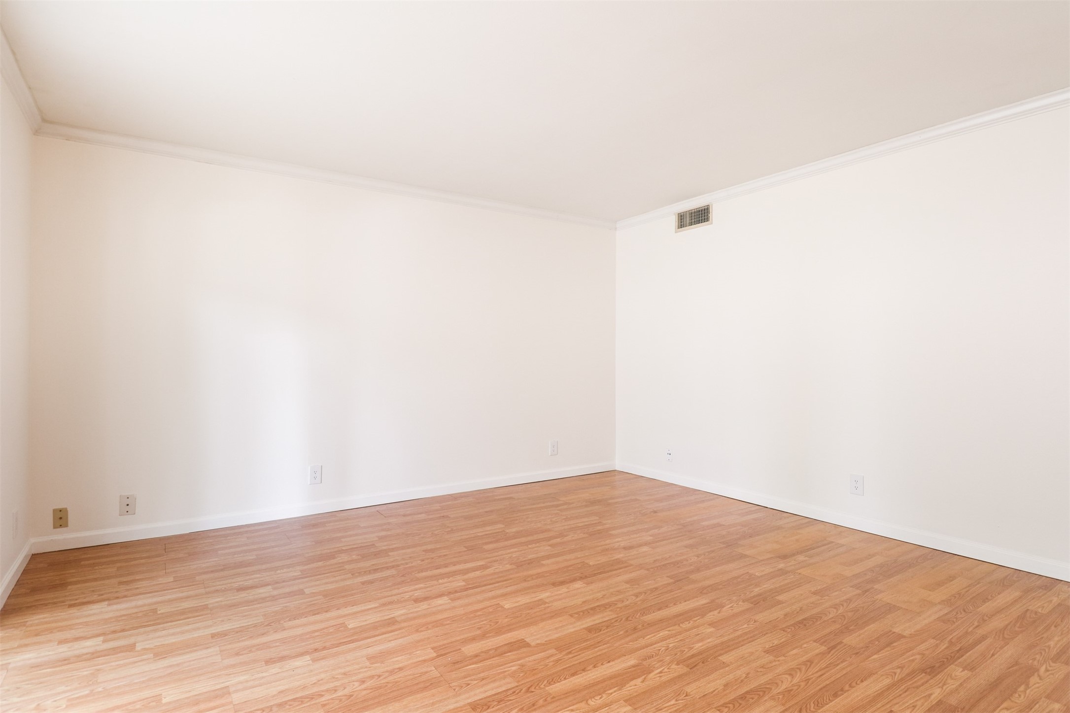 6332 Chevy Chase Drive 16 Property Photo 3