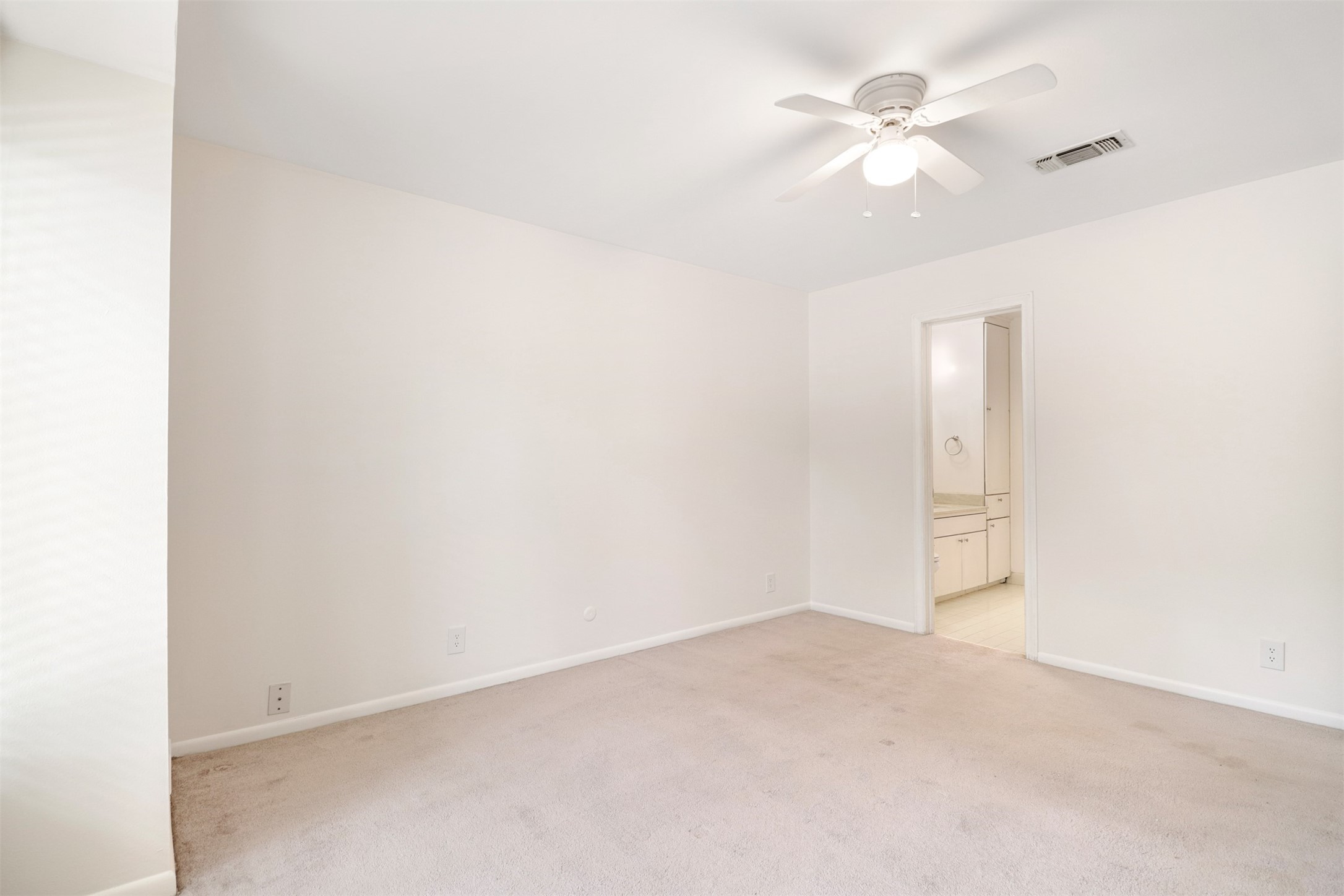 6332 Chevy Chase Drive 16 Property Photo 11