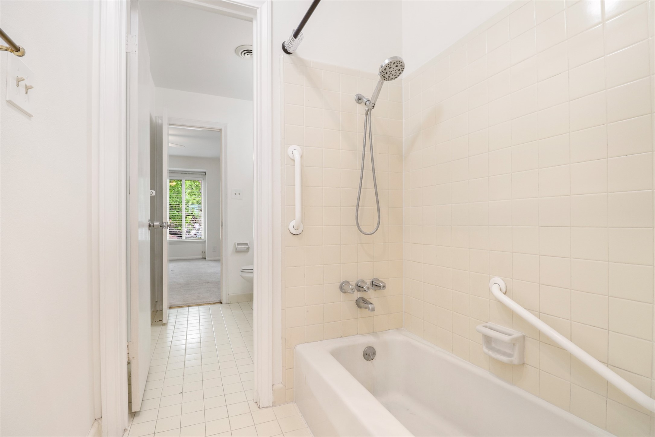 6332 Chevy Chase Drive 16 Property Photo 14